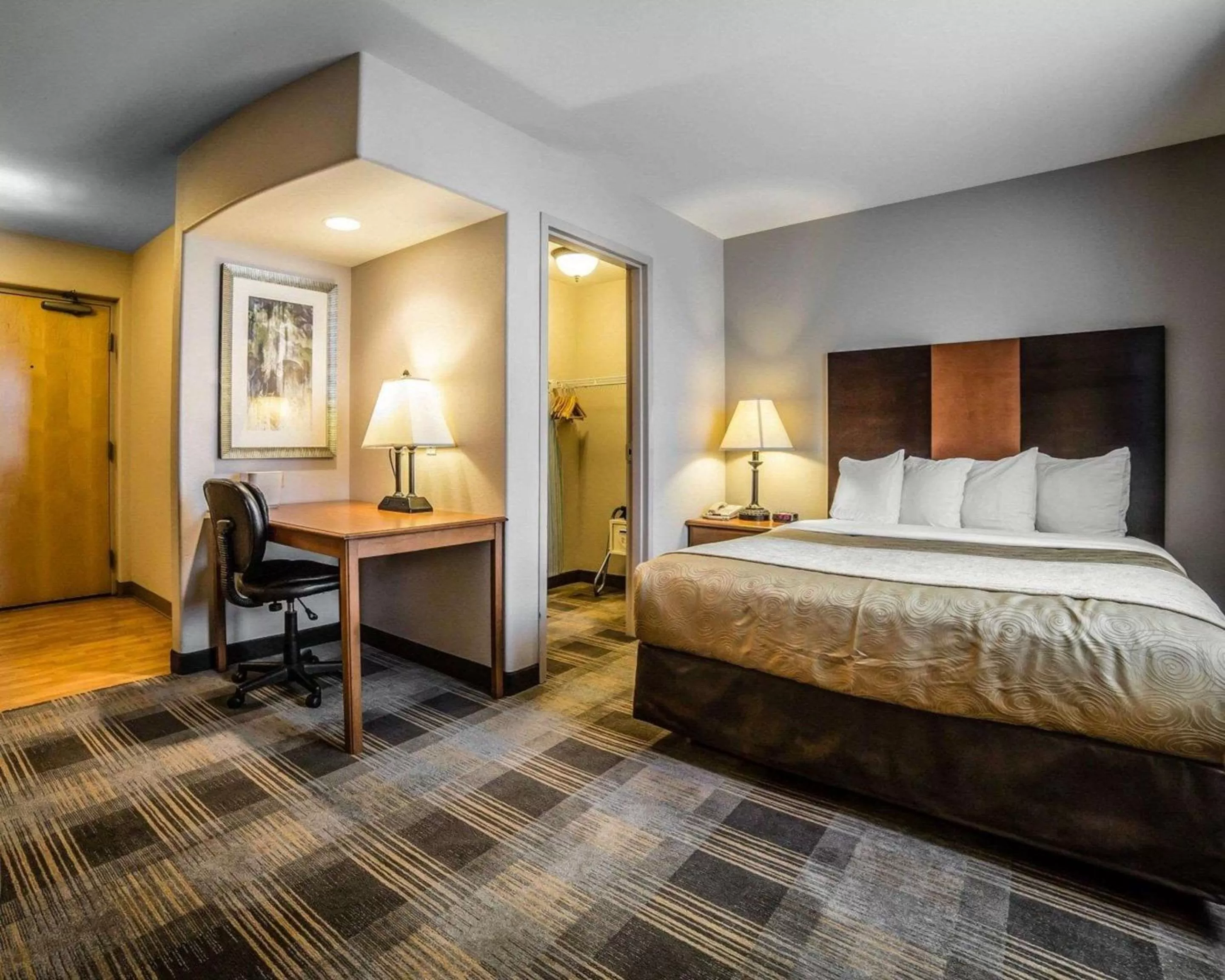 Efficiency Queen Room - Accessible/Non-Smoking in MainStay Suites Casper