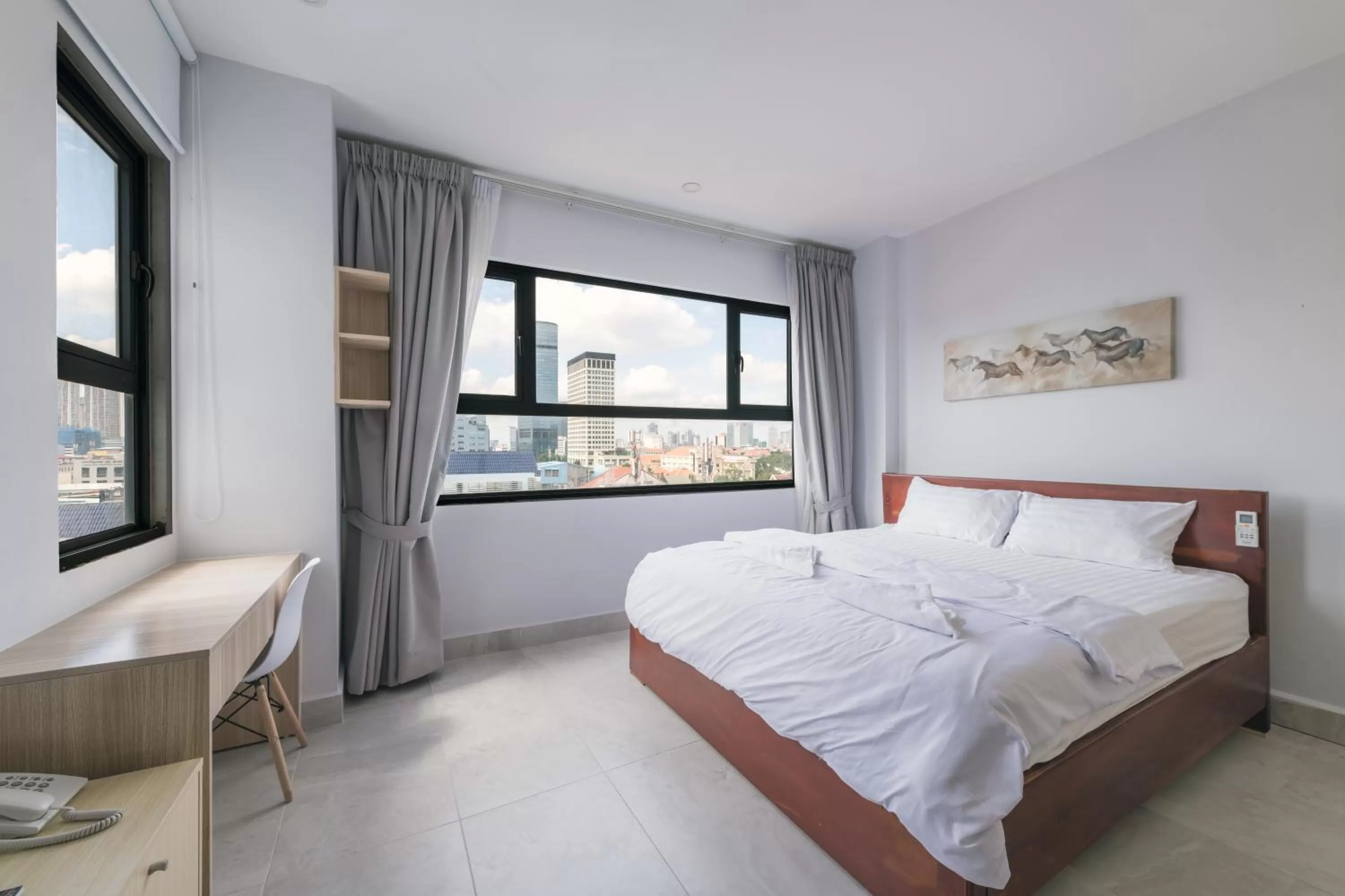 King Studio with Window - single occupancy in Residence 110 (Hotel and Apartments)