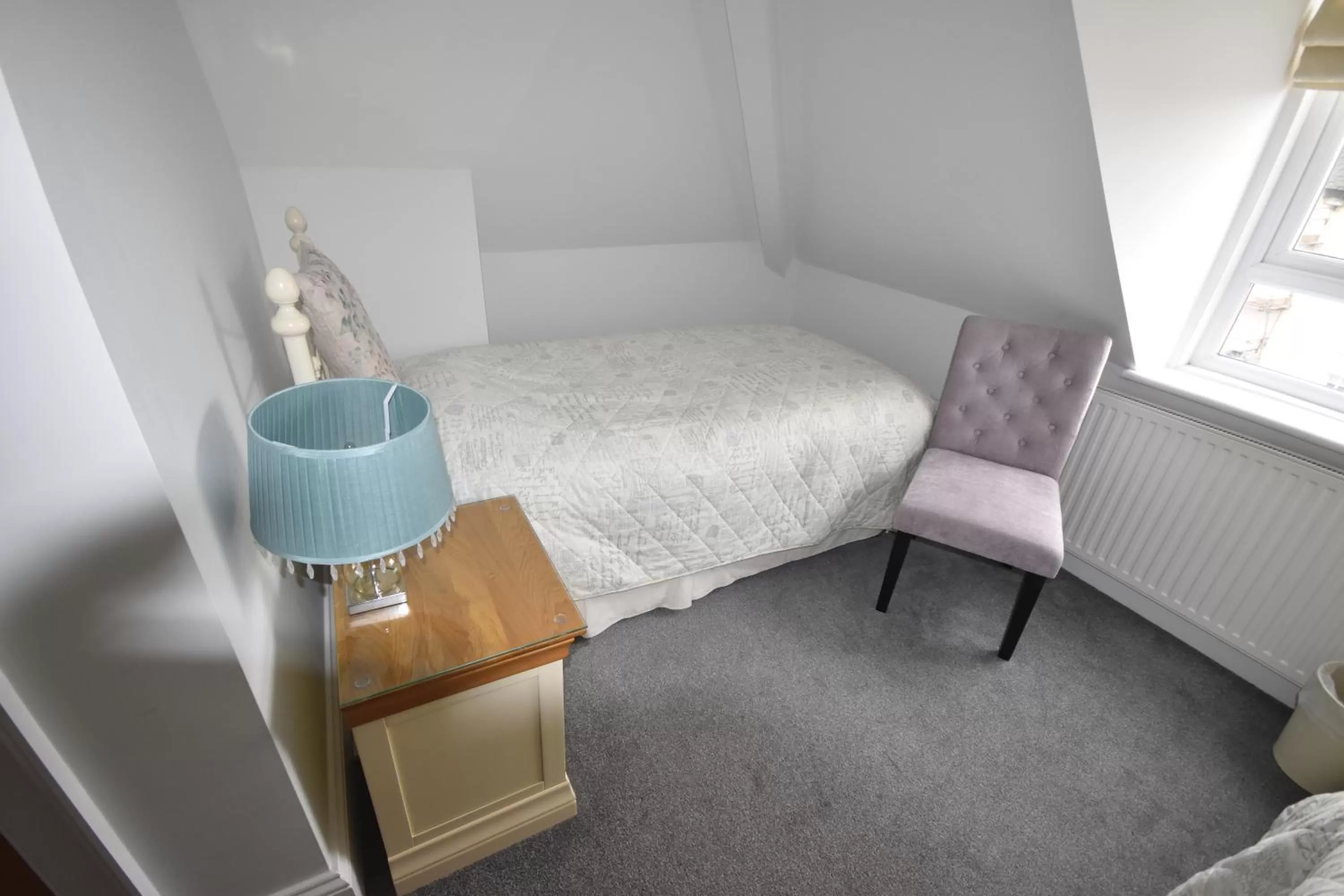 Twin Room in Gordon House