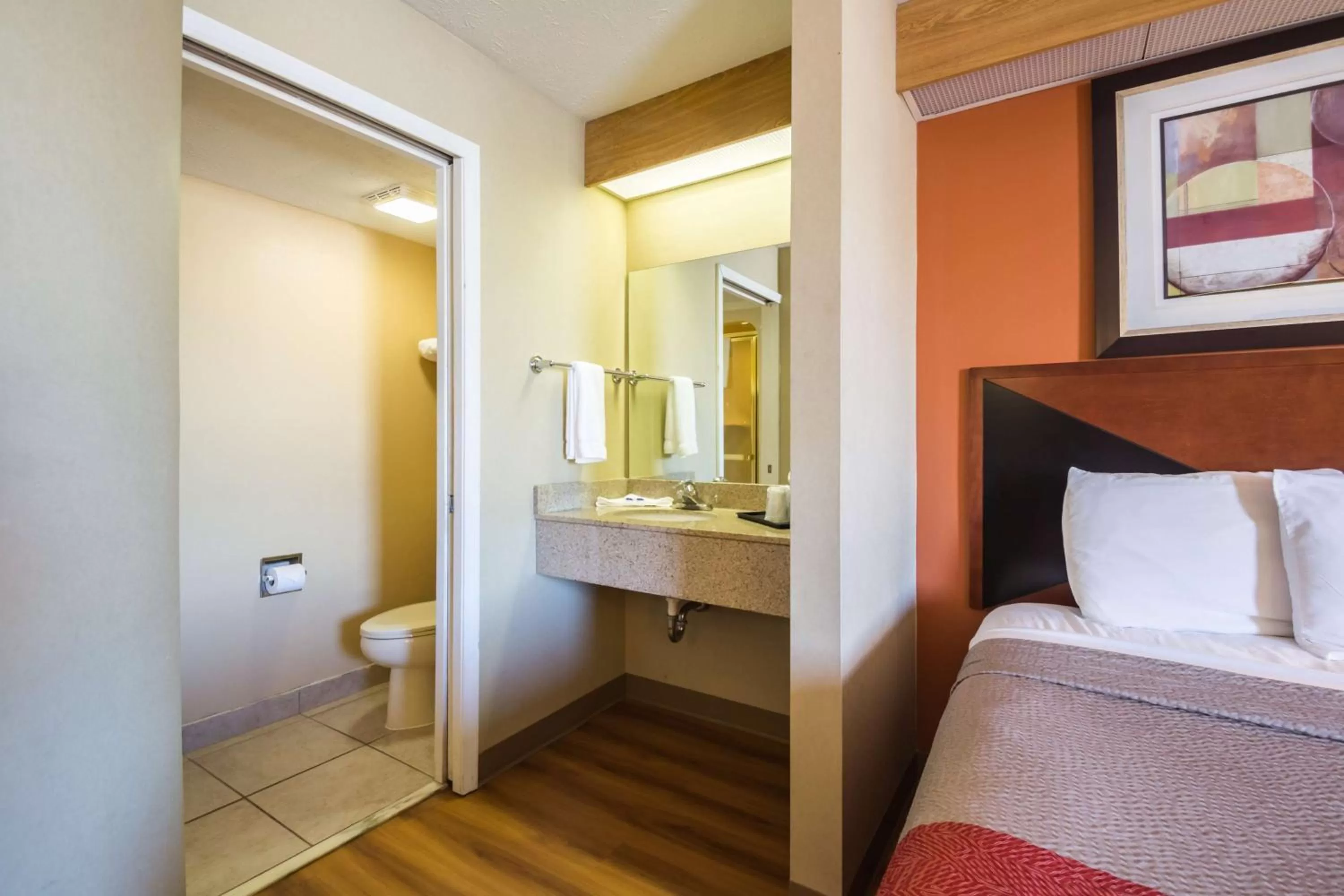 Queen Room - Disability Access - Non-Smoking in Motel 6-Indianapolis, IN - Airport
