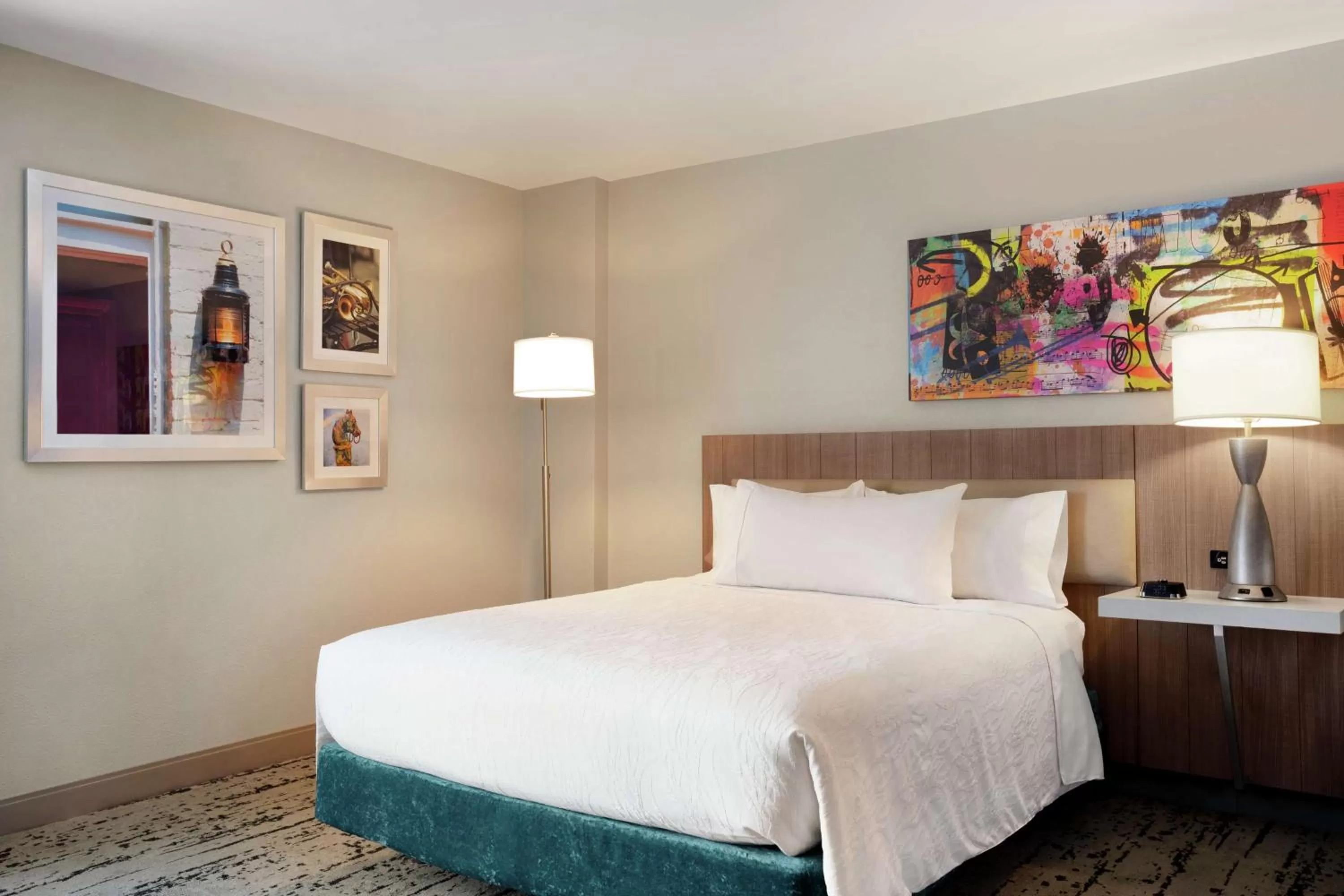 King Room with Tub - Mobility and Hearing Access in Hilton Garden Inn New Orleans Convention Center