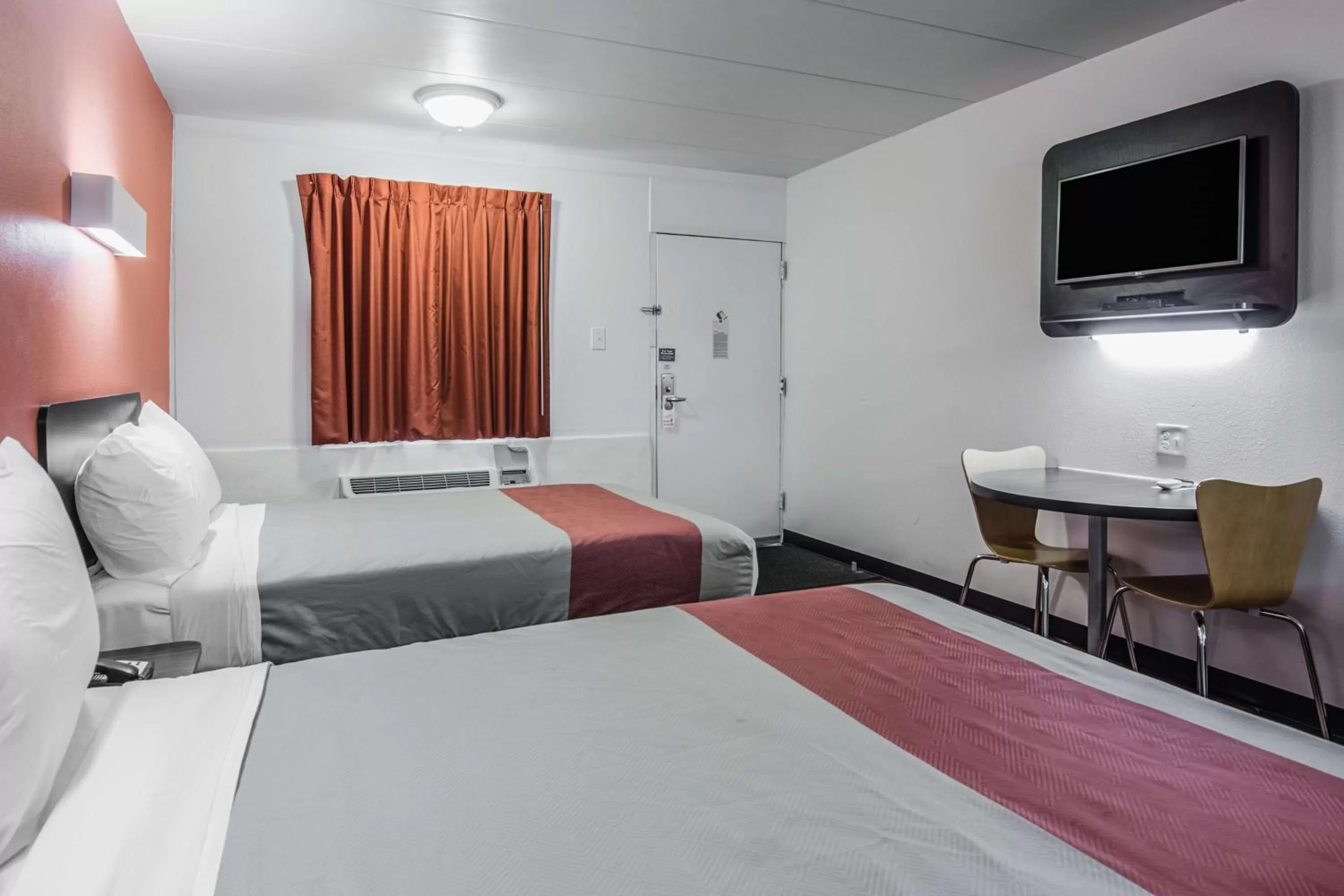 Double Room - Disability Access - Non-Smoking in Motel 6-Glassboro, NJ - Rowan University