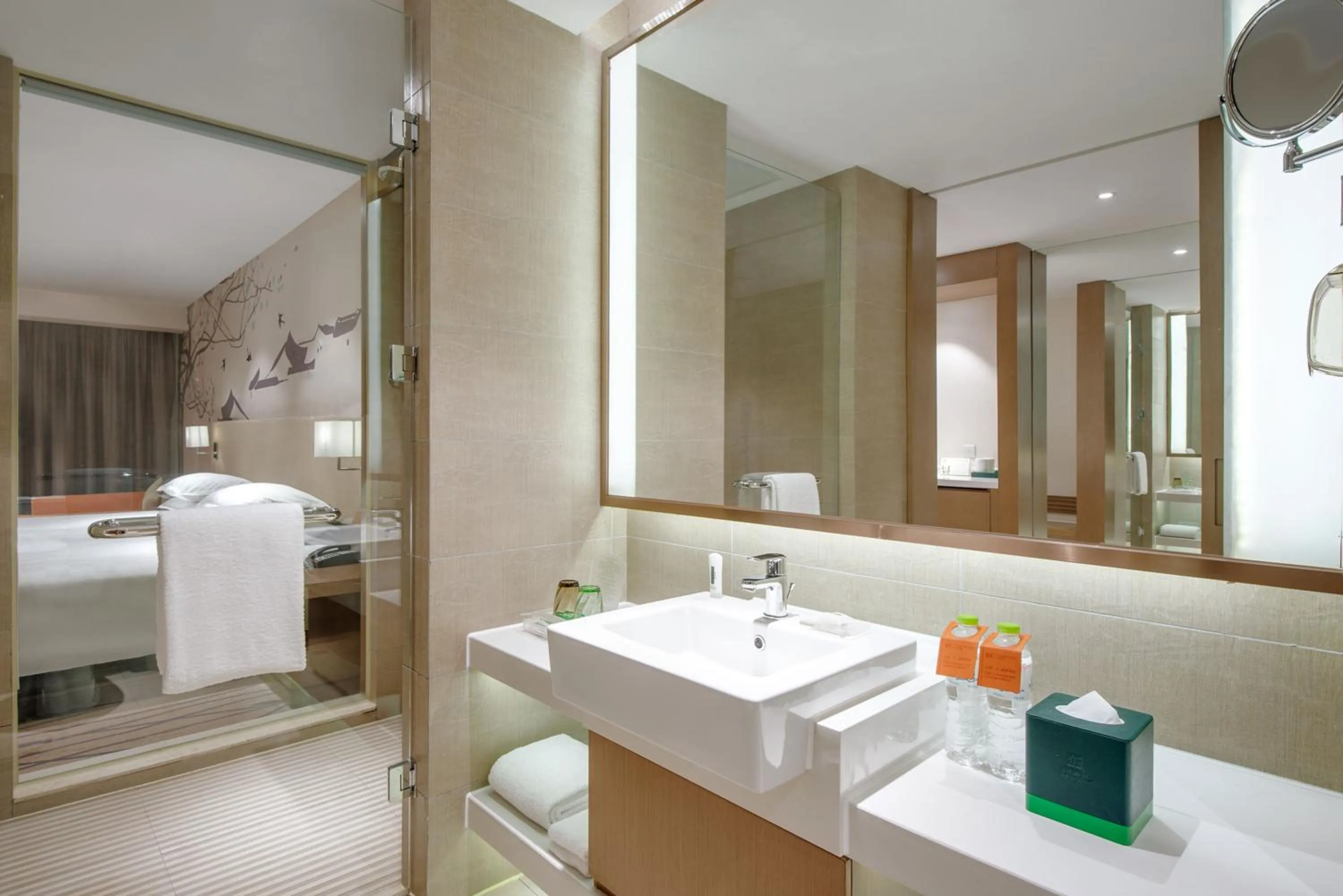 Standard Double Room with Balcony in Holiday Inn Chengdu High-Tech Center by IHG