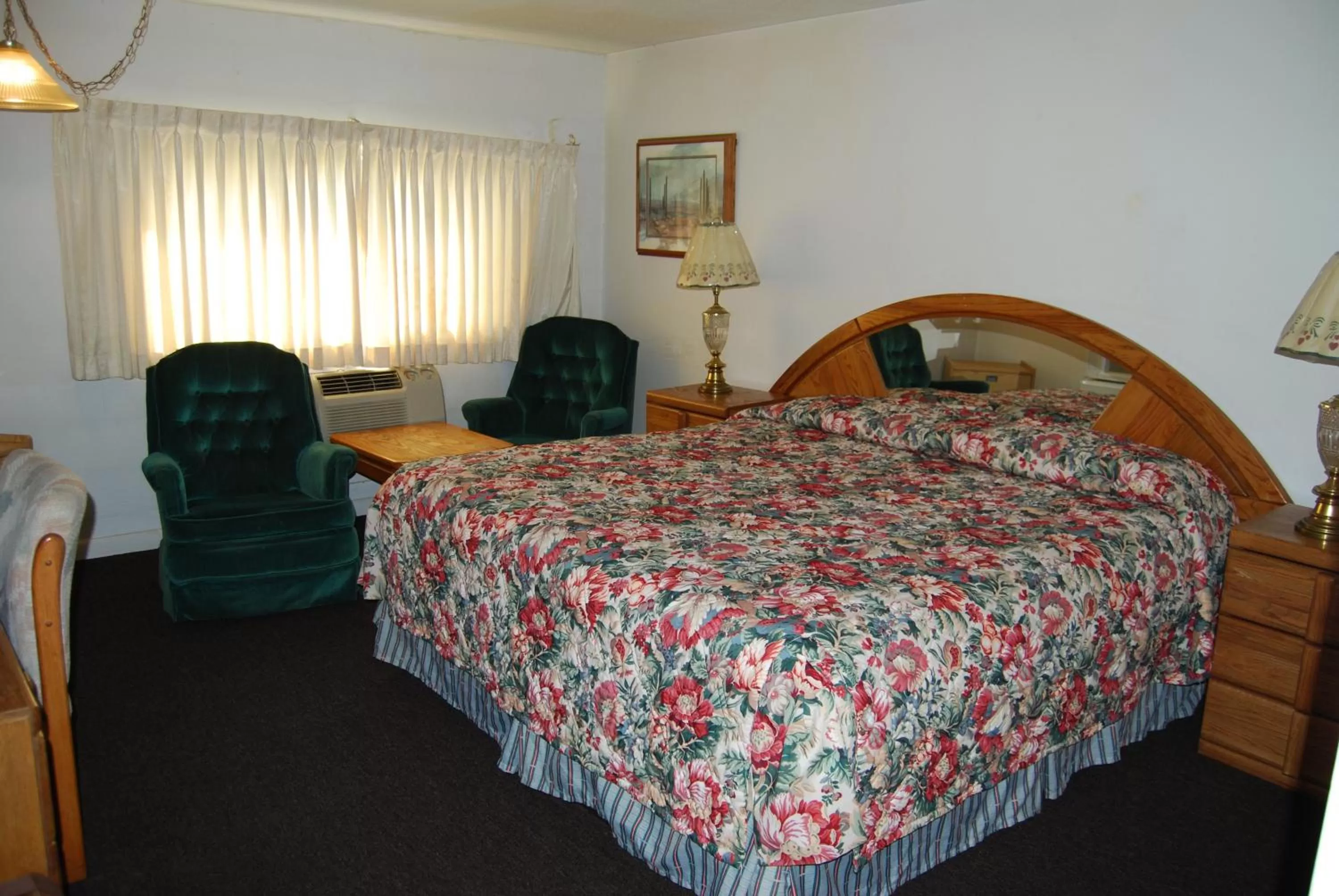 King Room in Budget Host Exit 254 Inn