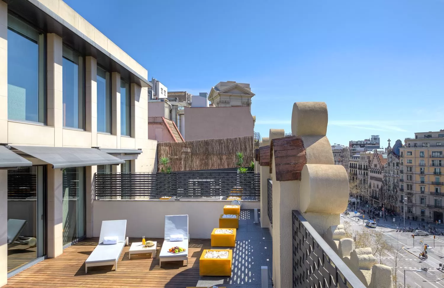 Suite with Terrace in Sixtytwo Hotel