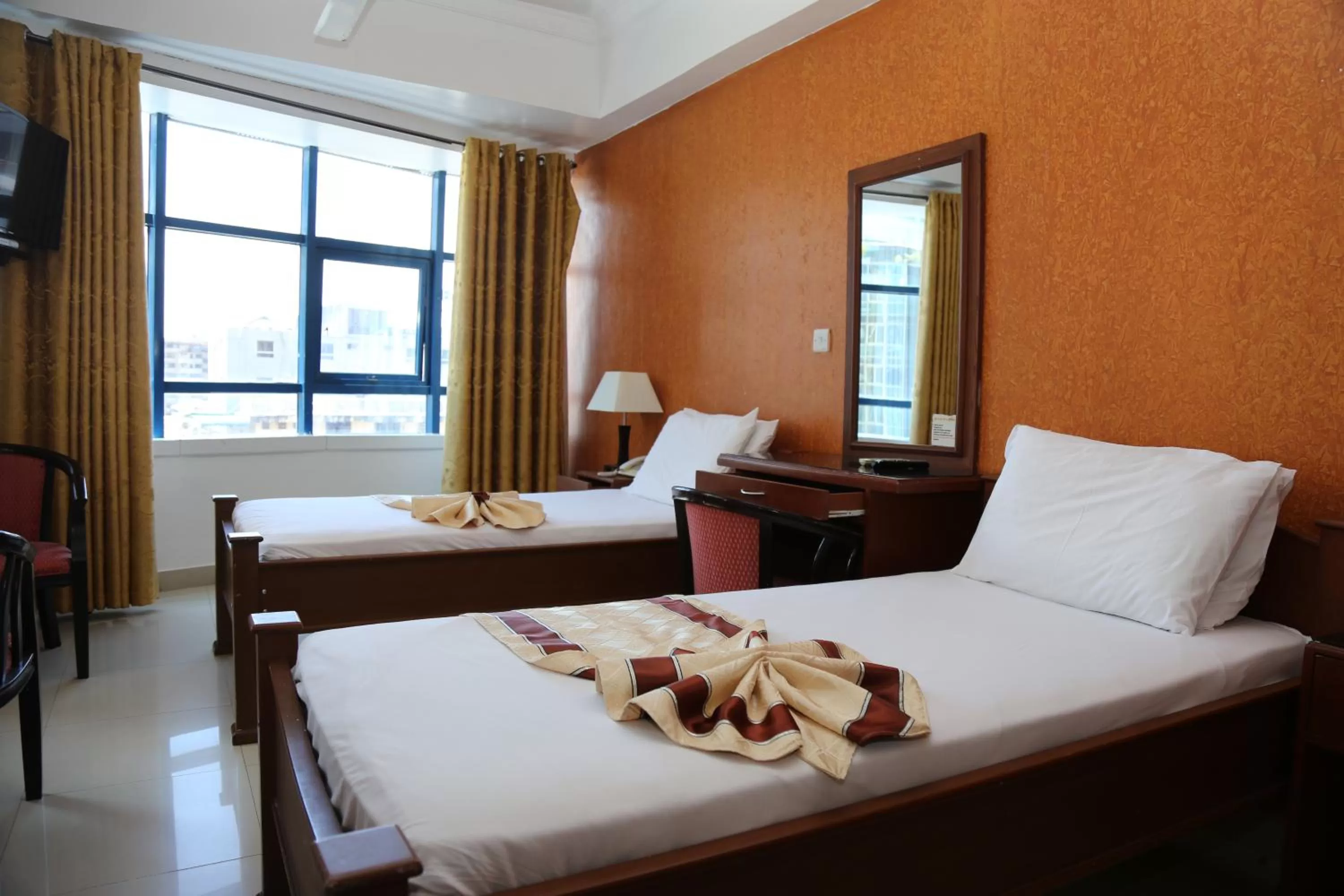 Deluxe Twin Room in Rainbow Hotel