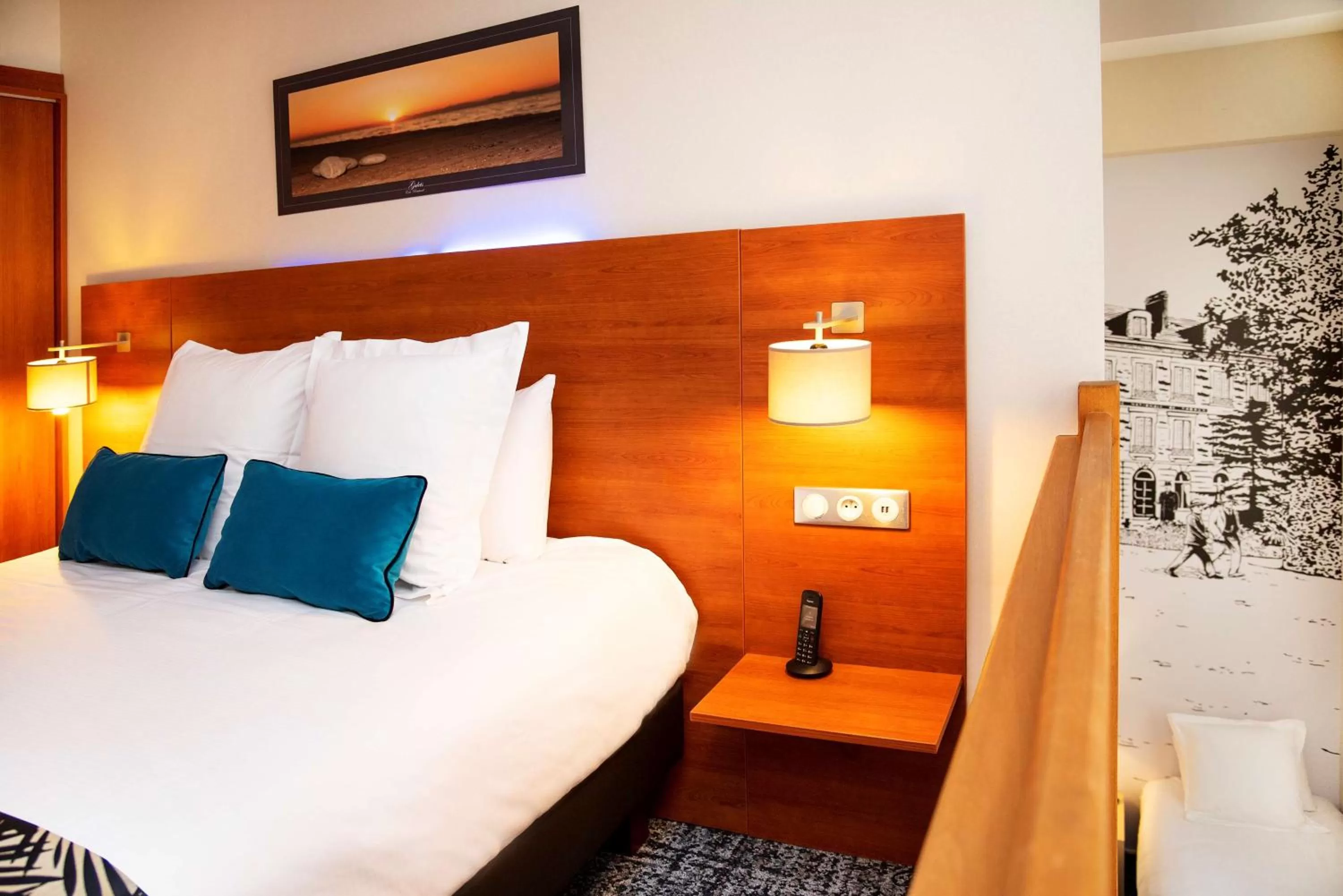 Duplex Family Room in Best Western Plus Hôtel Colbert