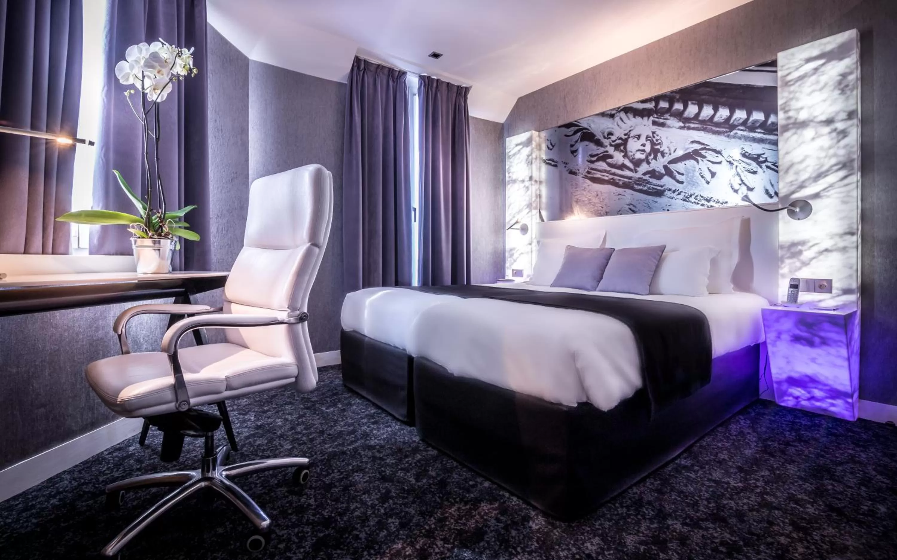 Executive Twin Room in Hotel Marais Grands Boulevards