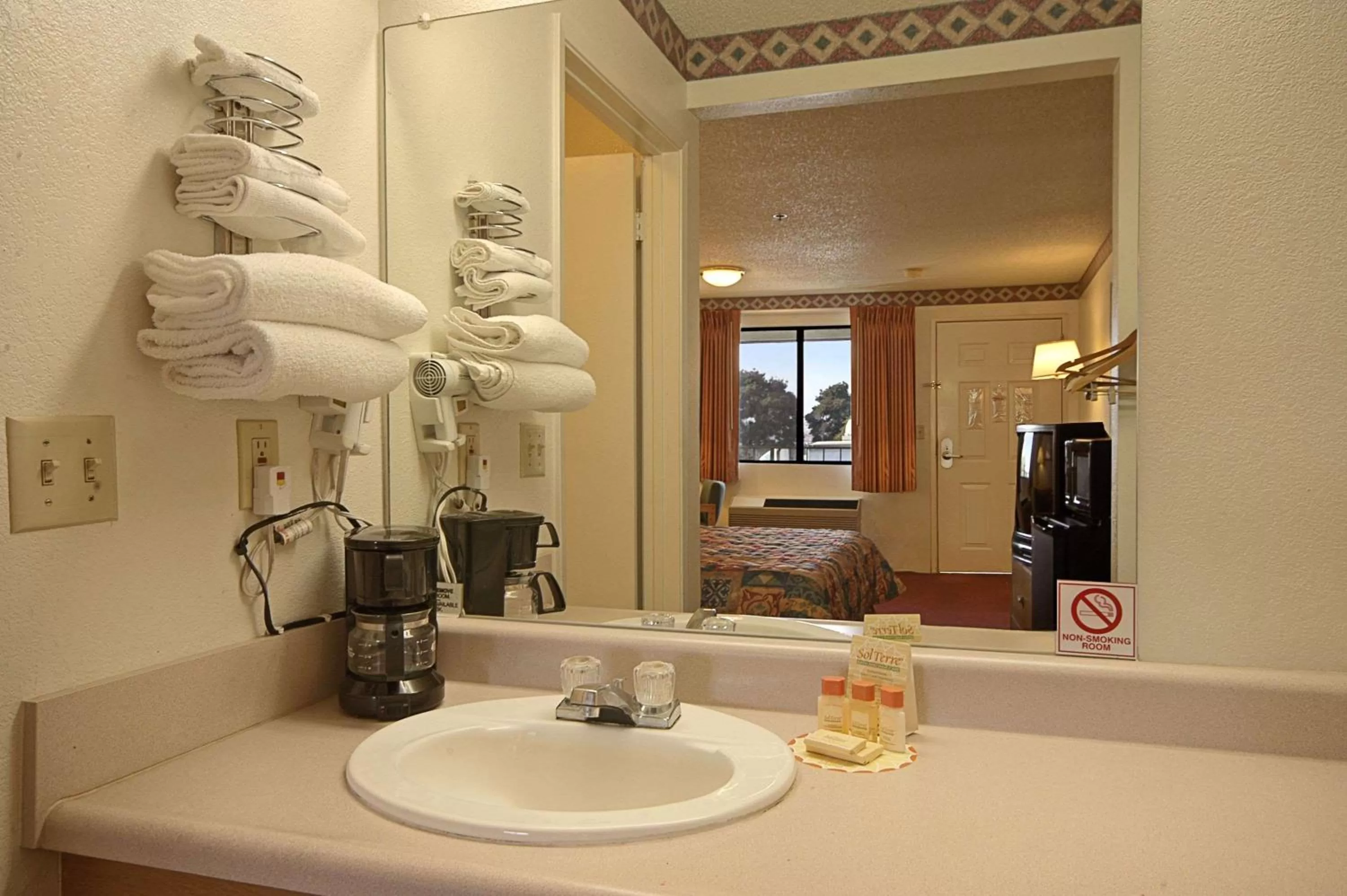 Standard Queen Room with Two Queen Beds - Non-Smoking in Days Inn by Wyndham Fresno South