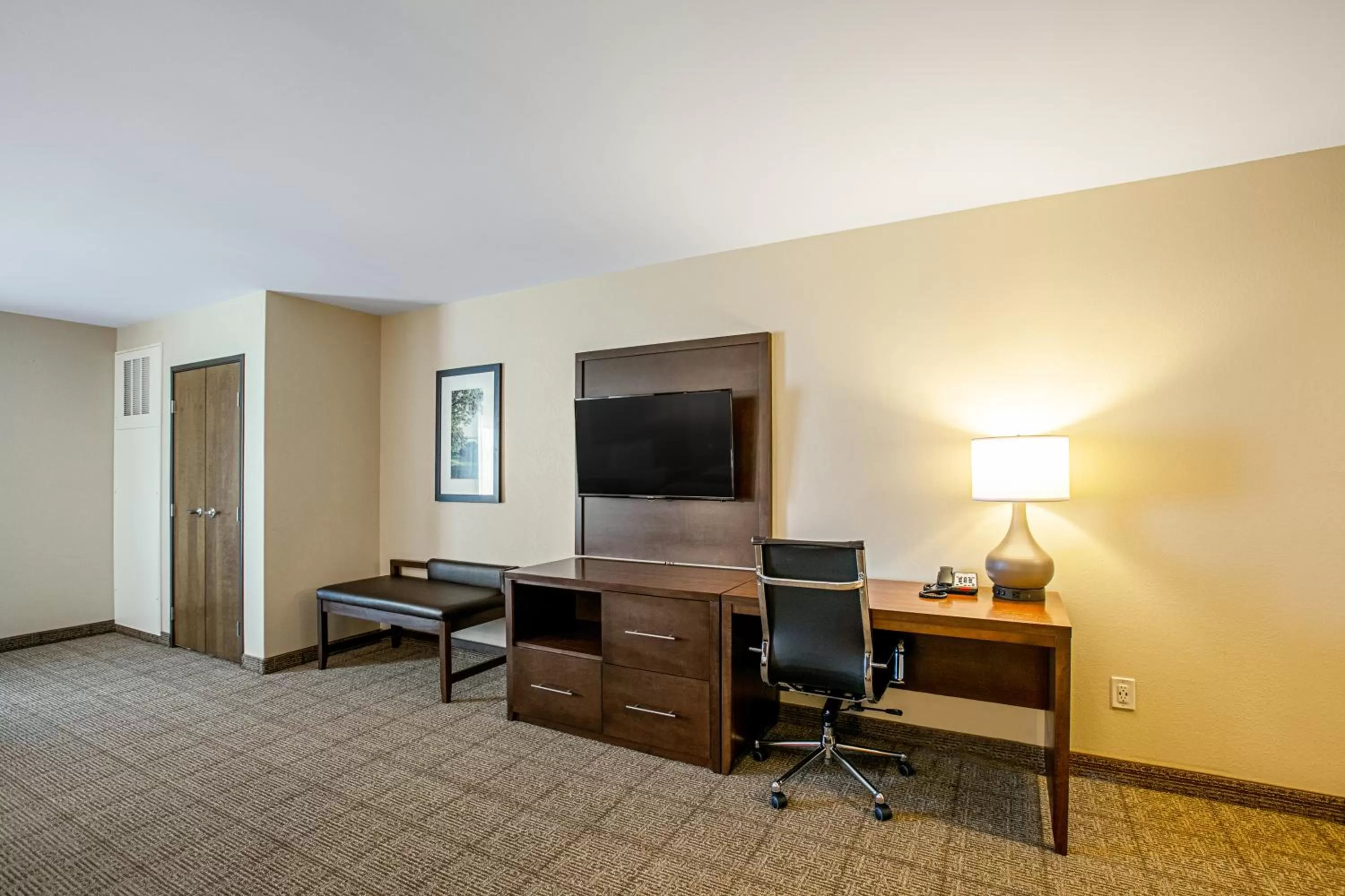 Deluxe Queen Suite with Two Queen Beds - Non-Smoking in Comfort Suites Fishkill near Interstate 84