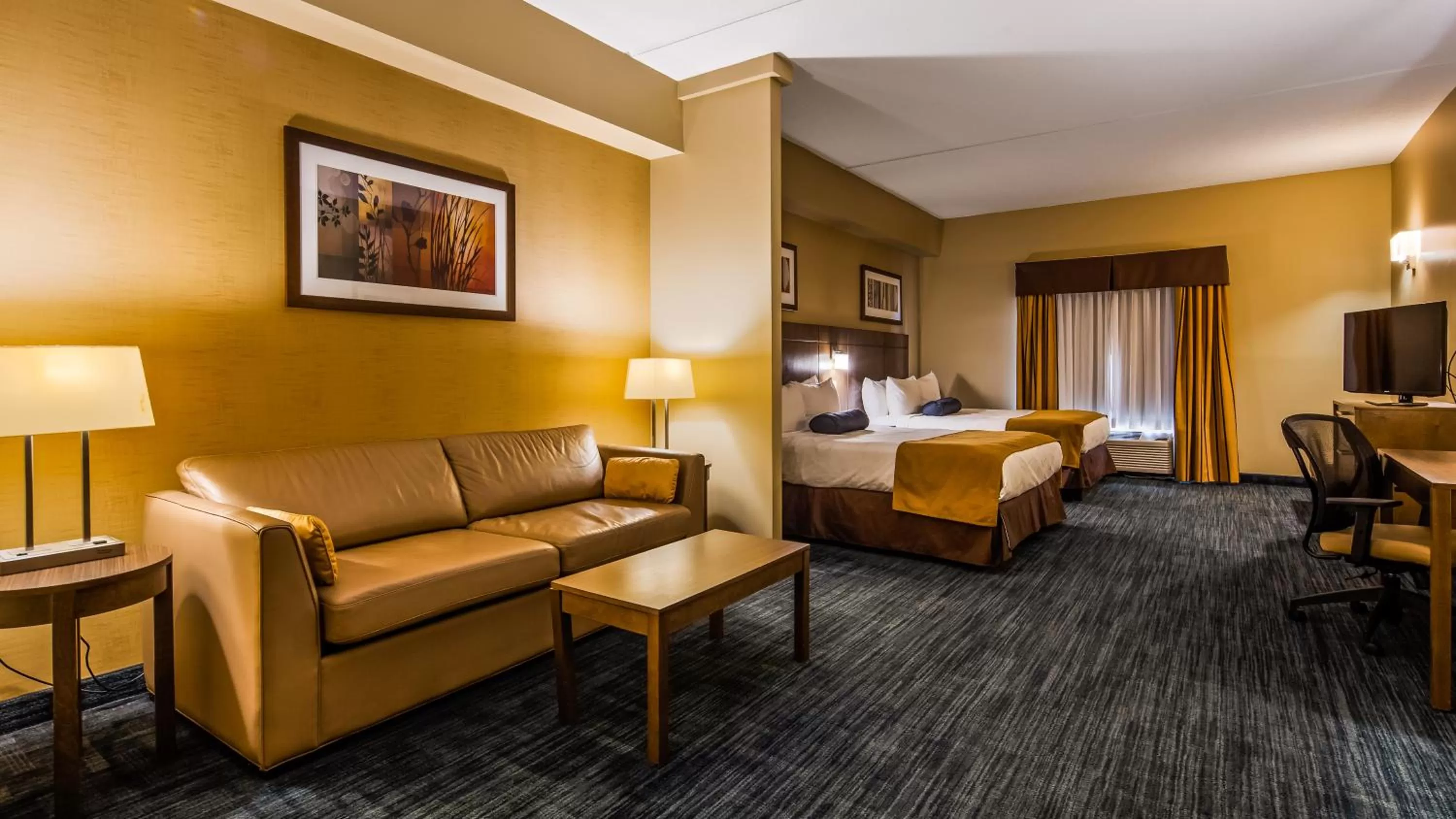 Queen Suite with Sofa Bed in Best Western Plus Winnipeg West