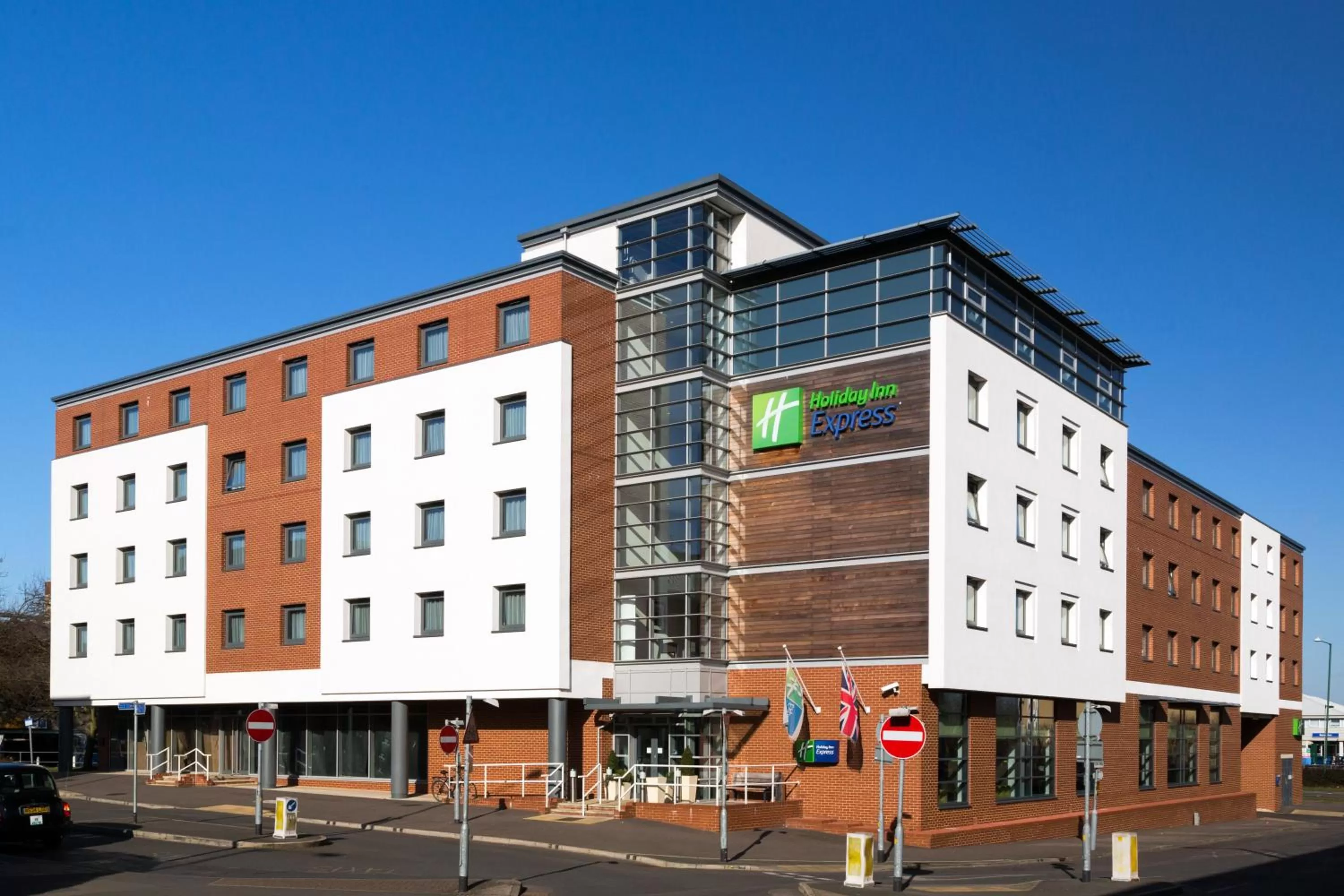 Holiday Inn Express Harlow by IHG