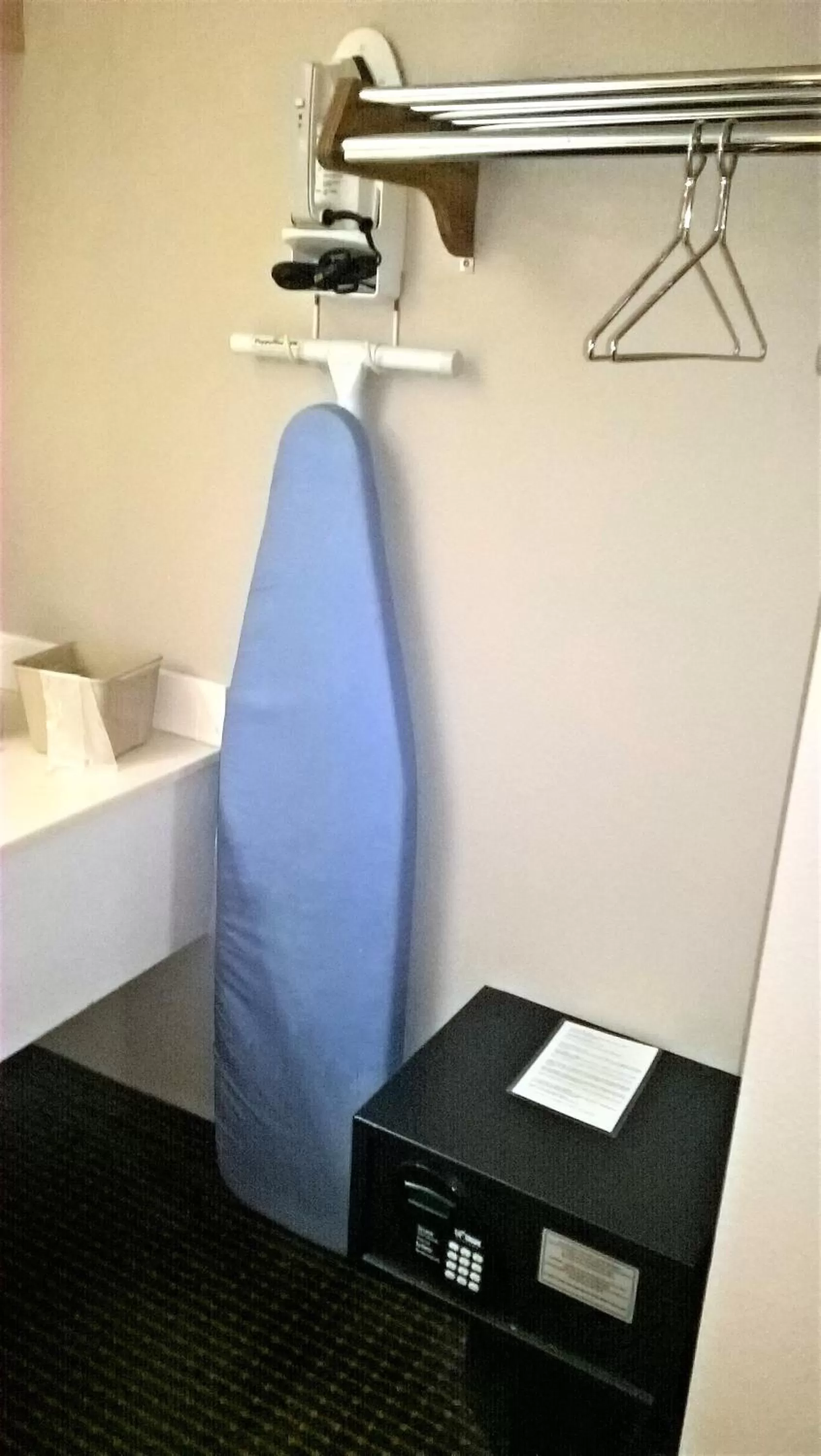 Double Room with Two Double Beds in Pepper Tree Inn