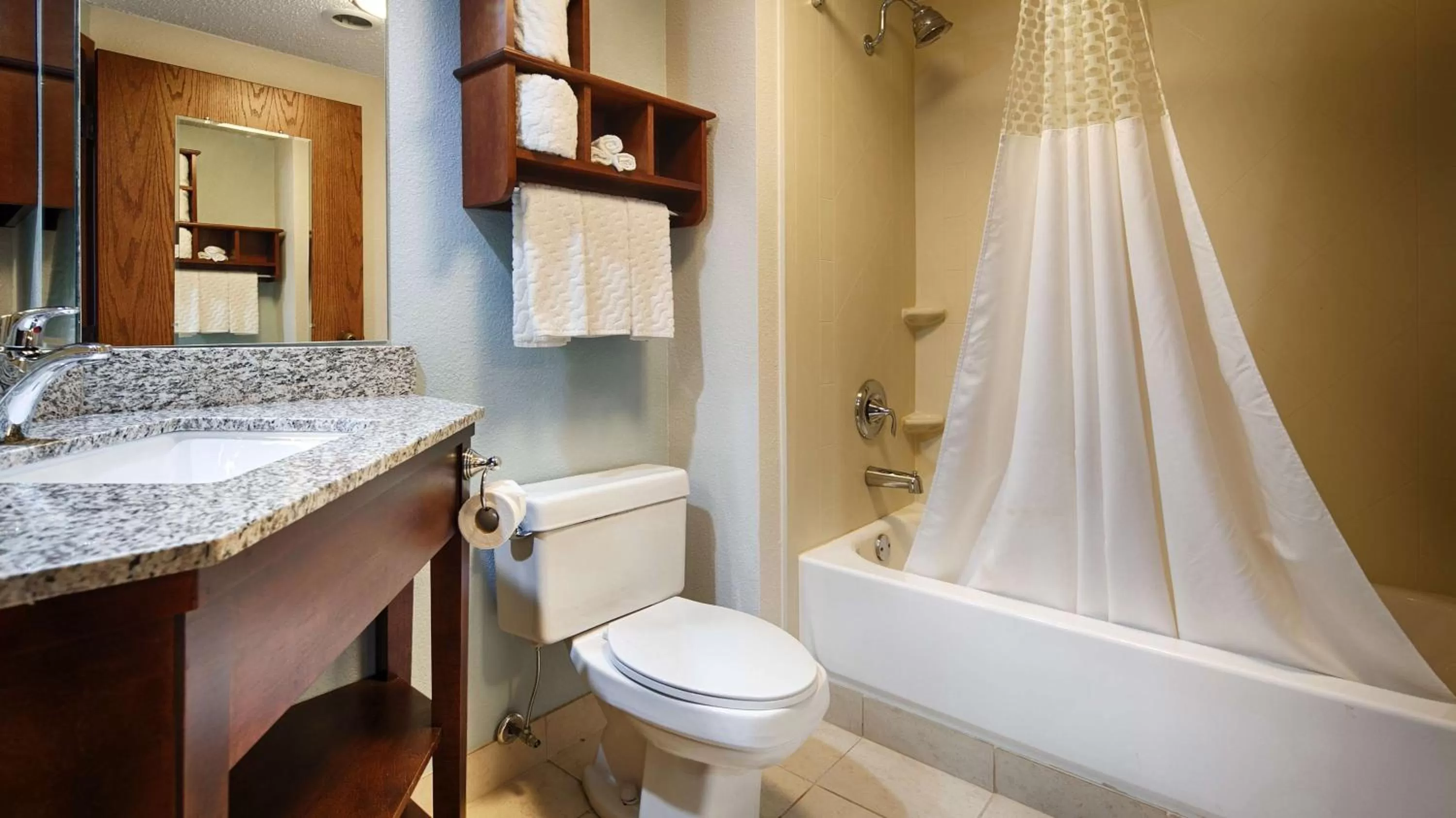 Deluxe King Room in The Hotel at Dayton South