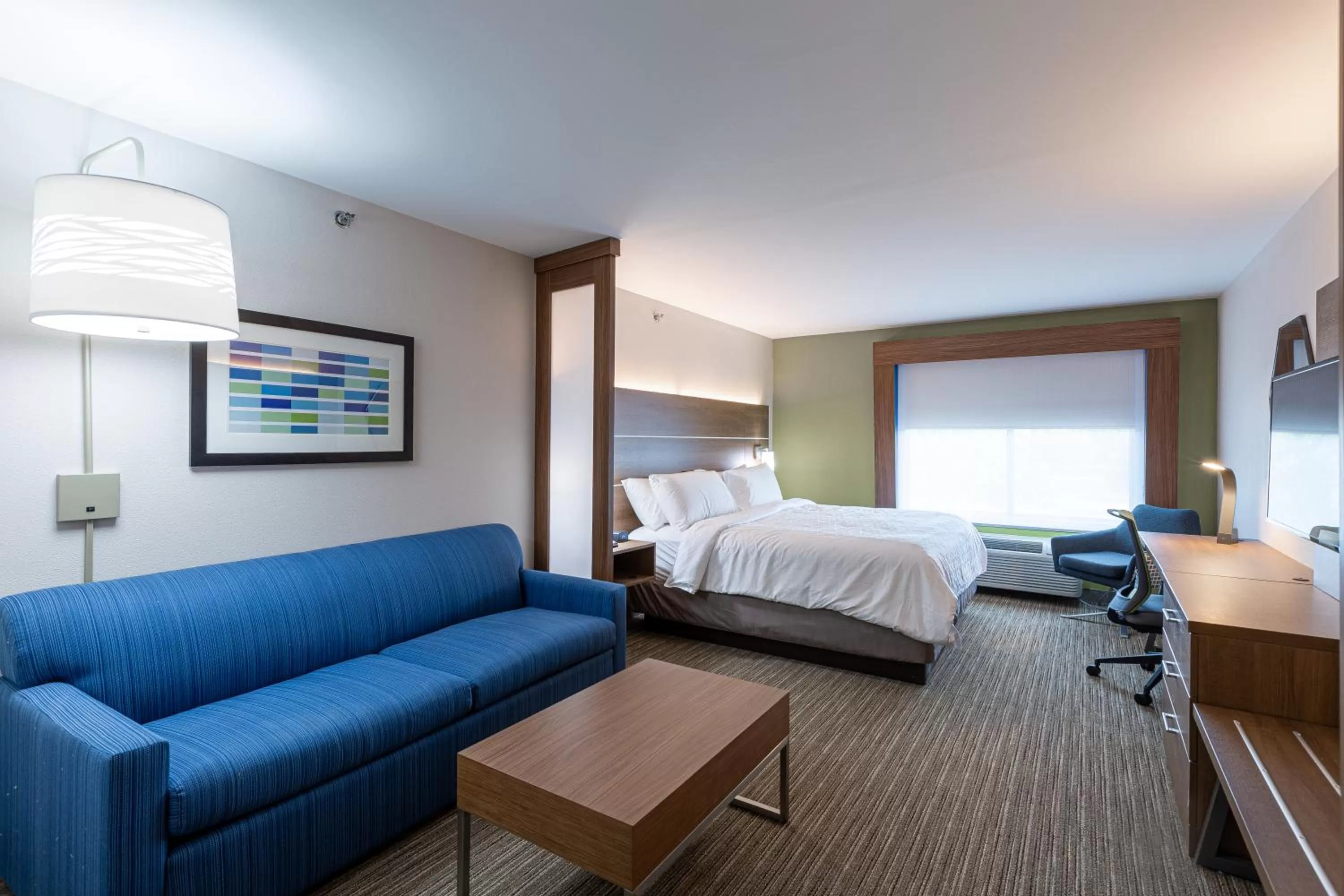 Standard King Room with Sofa Bed in Holiday Inn Express & Suites Arlington North – Stadium Area by IHG