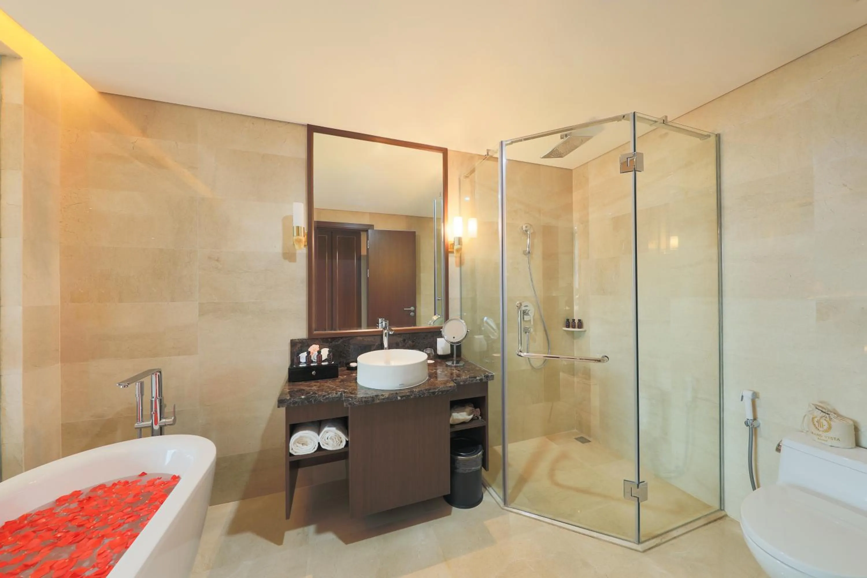 King Studio in Grand Vista Hanoi