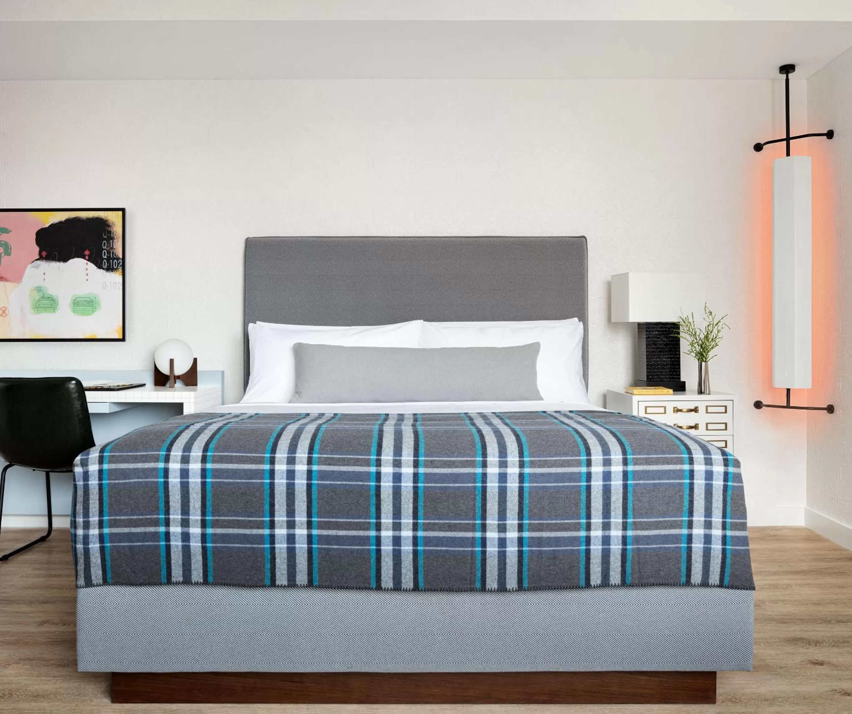 King Room with Roll-In Shower - Mobility/Hearing Accessible in Graduate by Hilton New York