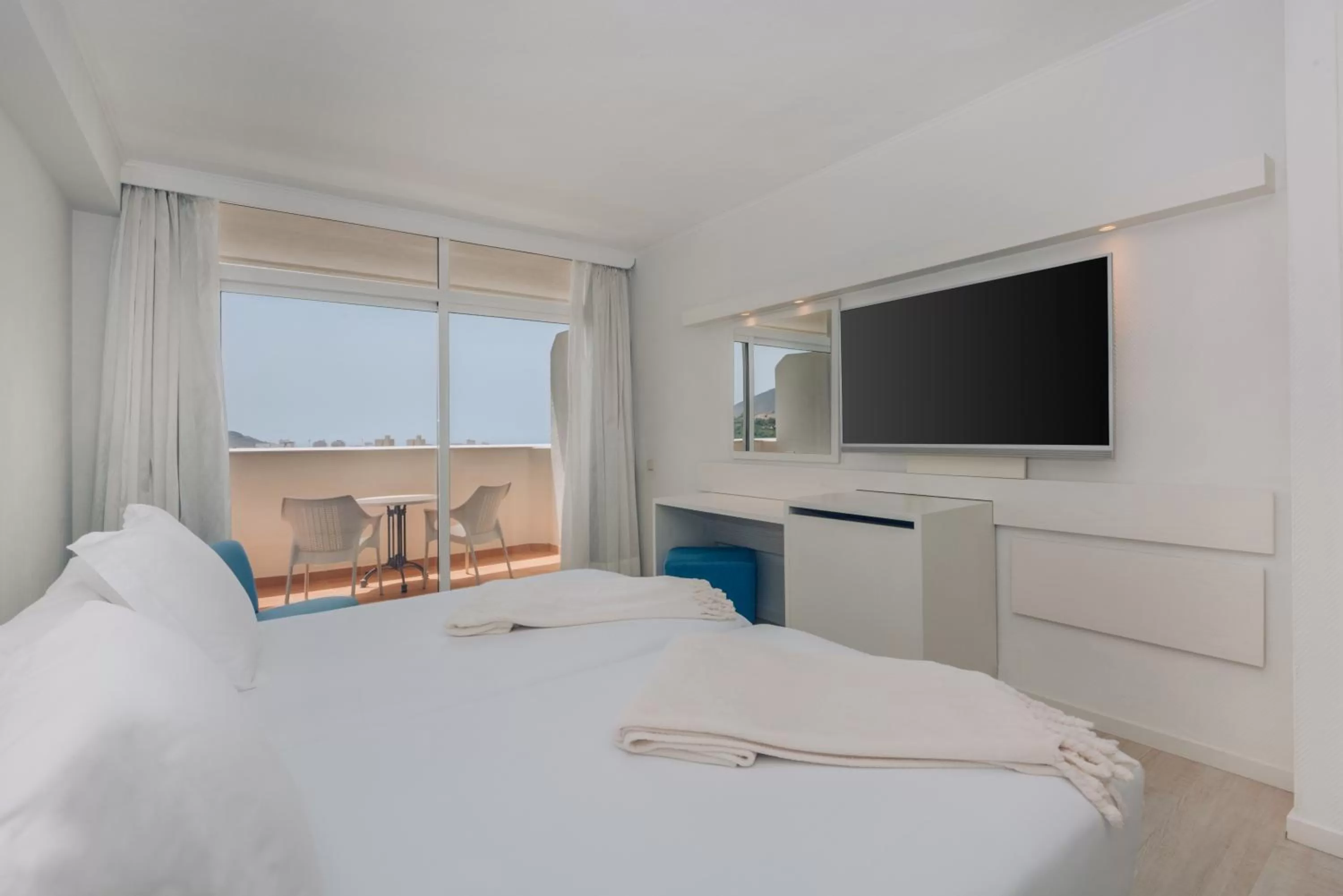 Double Interconnecting Room in Iberostar Waves Bouganville Playa