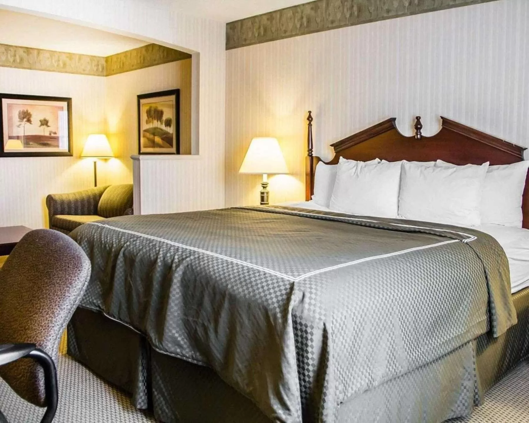 King Suite Ground Floor - Accessible/Non-Smoking in Comfort Suites McAlester