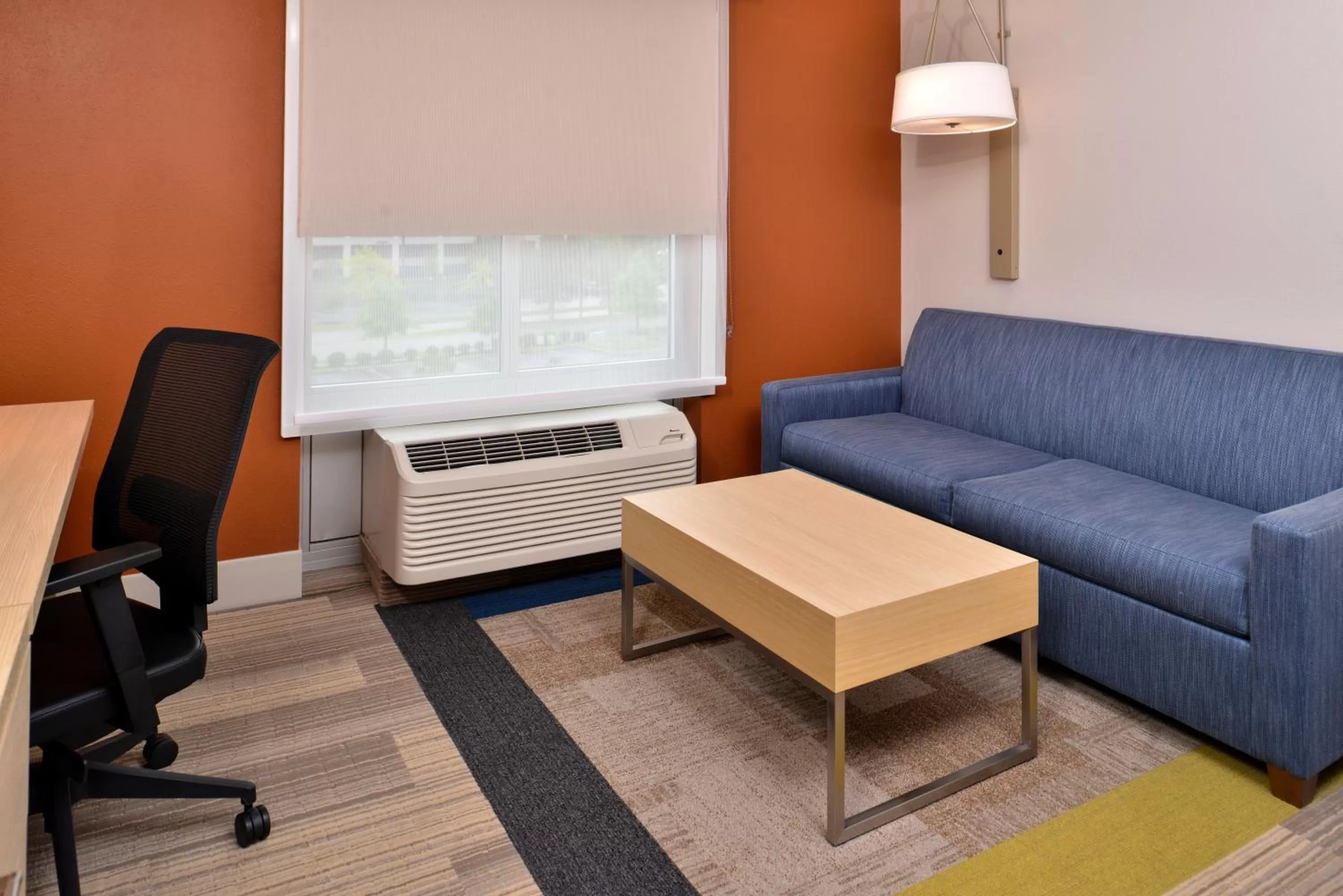 King Suite - Non-Smoking in Holiday Inn Express Hotel & Suites Cincinnati - Mason by IHG