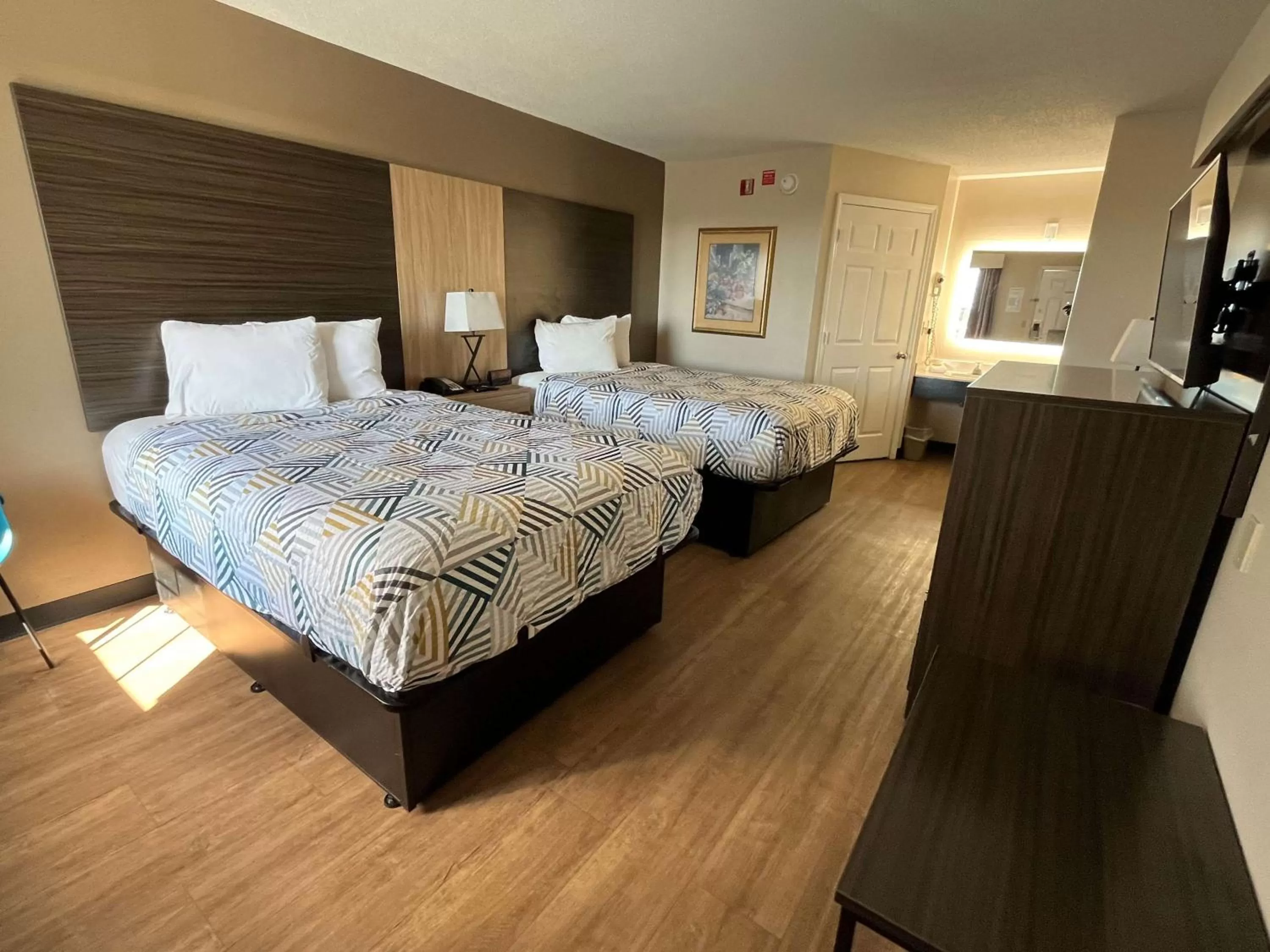 Quadruple Room - Smoking in Motel 6 Georgetown, SC Marina