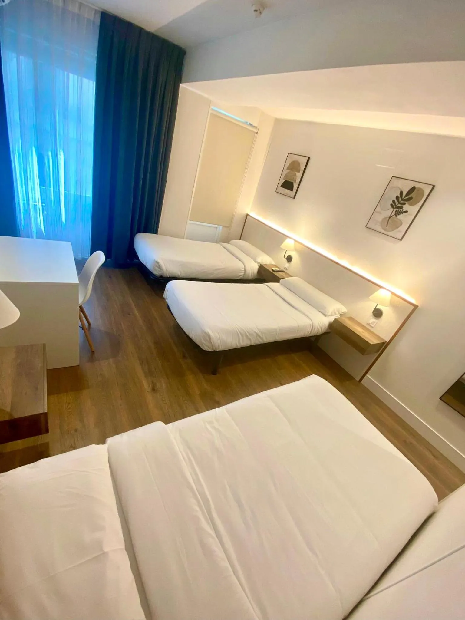 Single Bed in 3-Bed Female Dormitory Room in Far Home Gran Vía