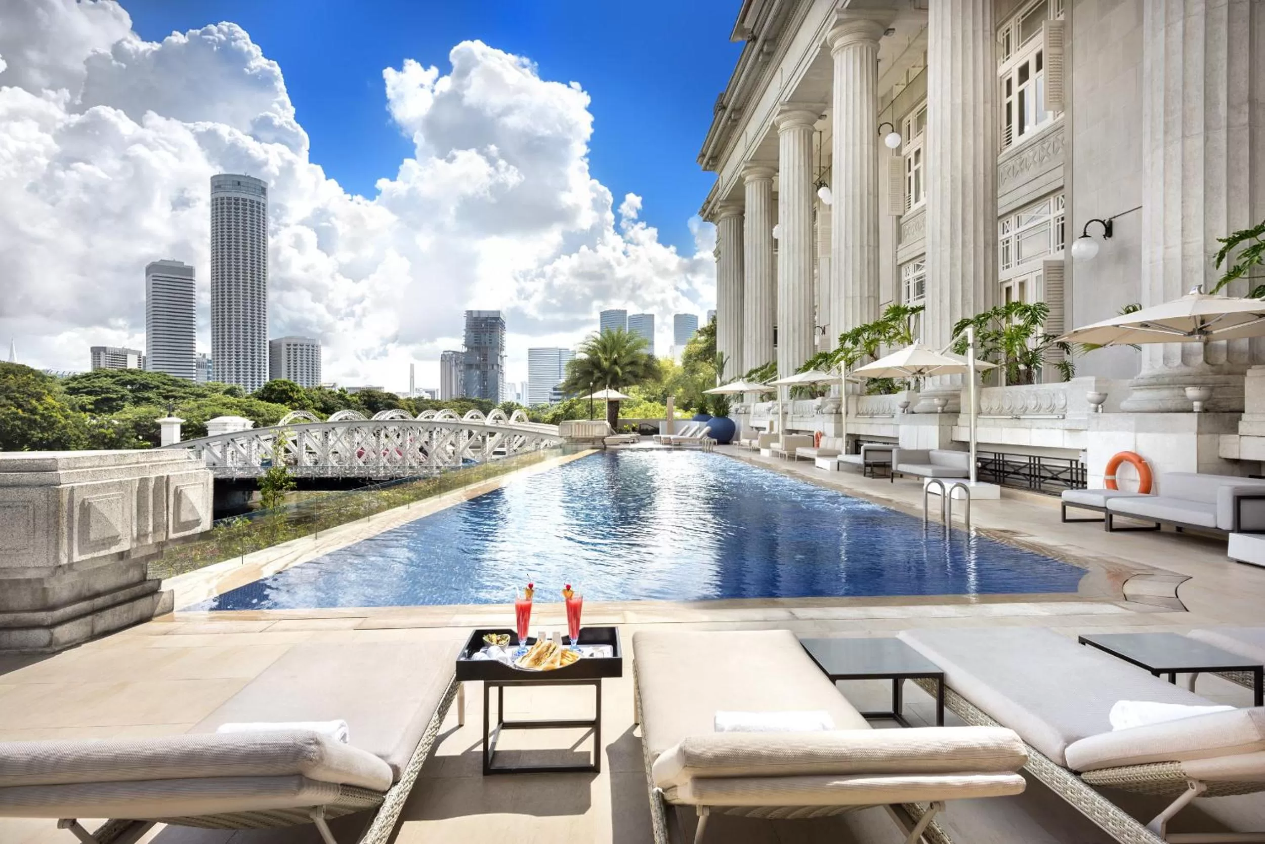 Taste the Good Life Package - Premier Courtyard Room Twin with Complimentary Breakfast and $100 SGD net flexible Dining Credits per stay in The Fullerton Hotel Singapore