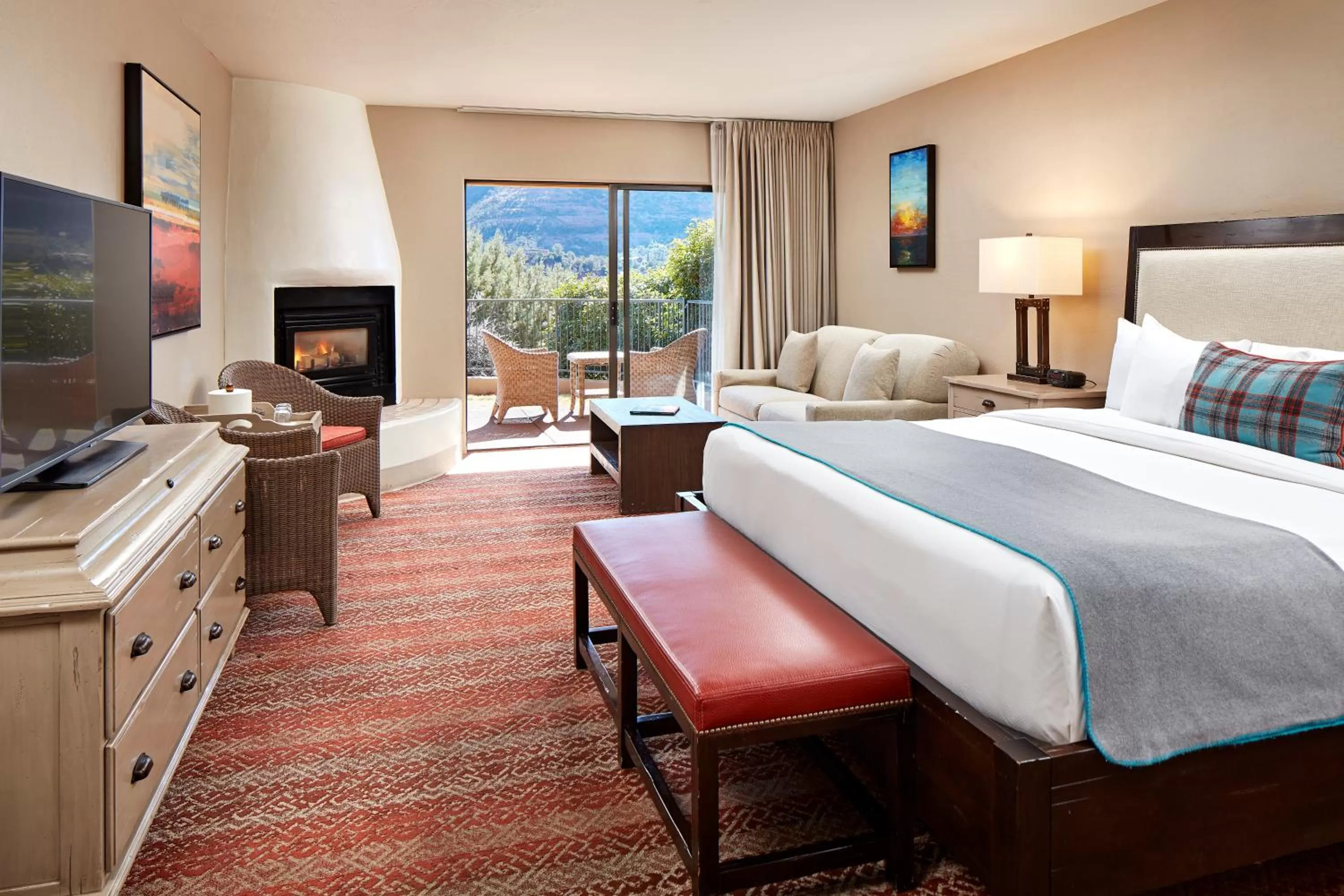 Red Rock Premium King Jr. Suite - Pet-Friendly in The Cliffs