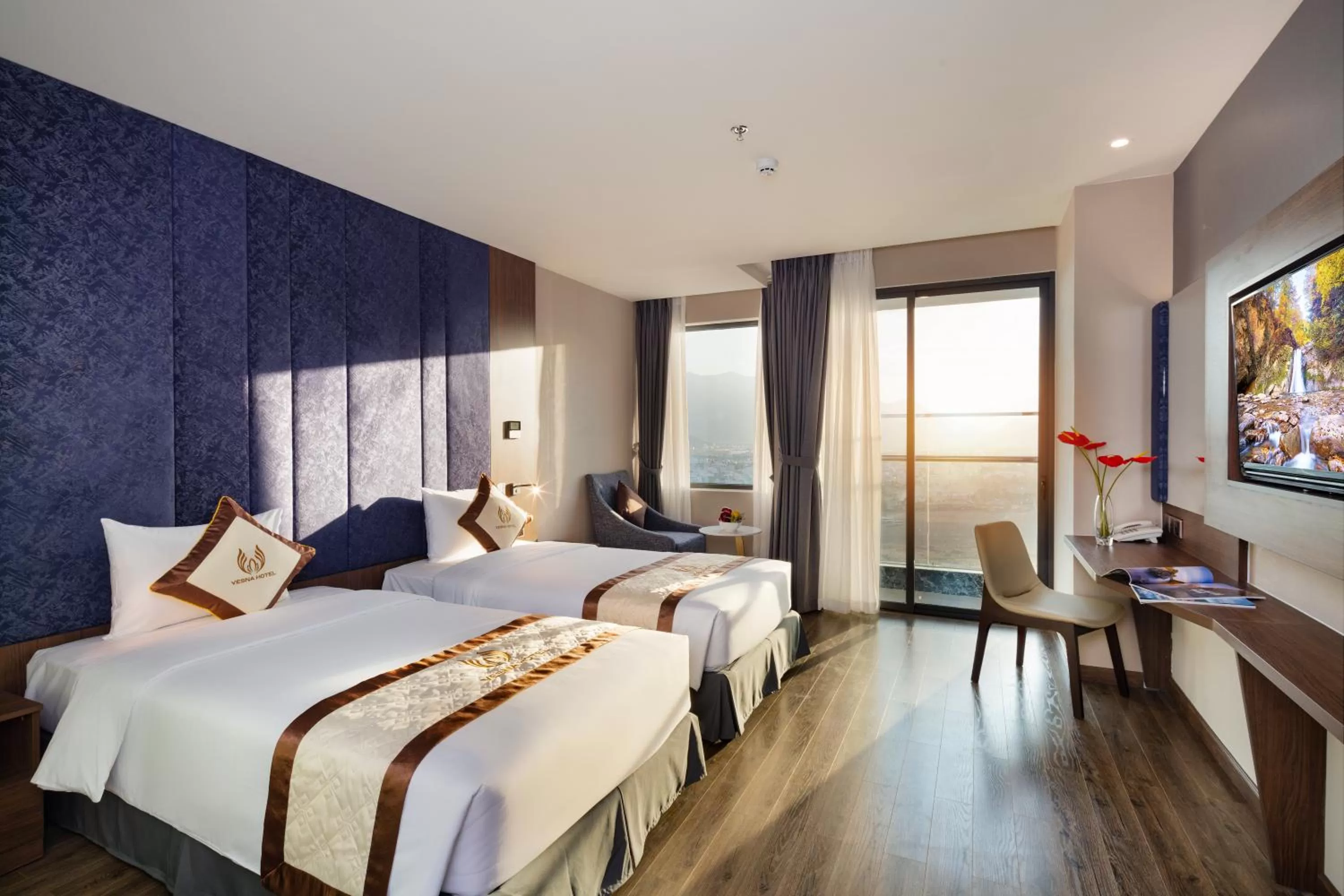 Deluxe Double or Twin Room with Balcony - City and Mountain View in Vesna Hotel