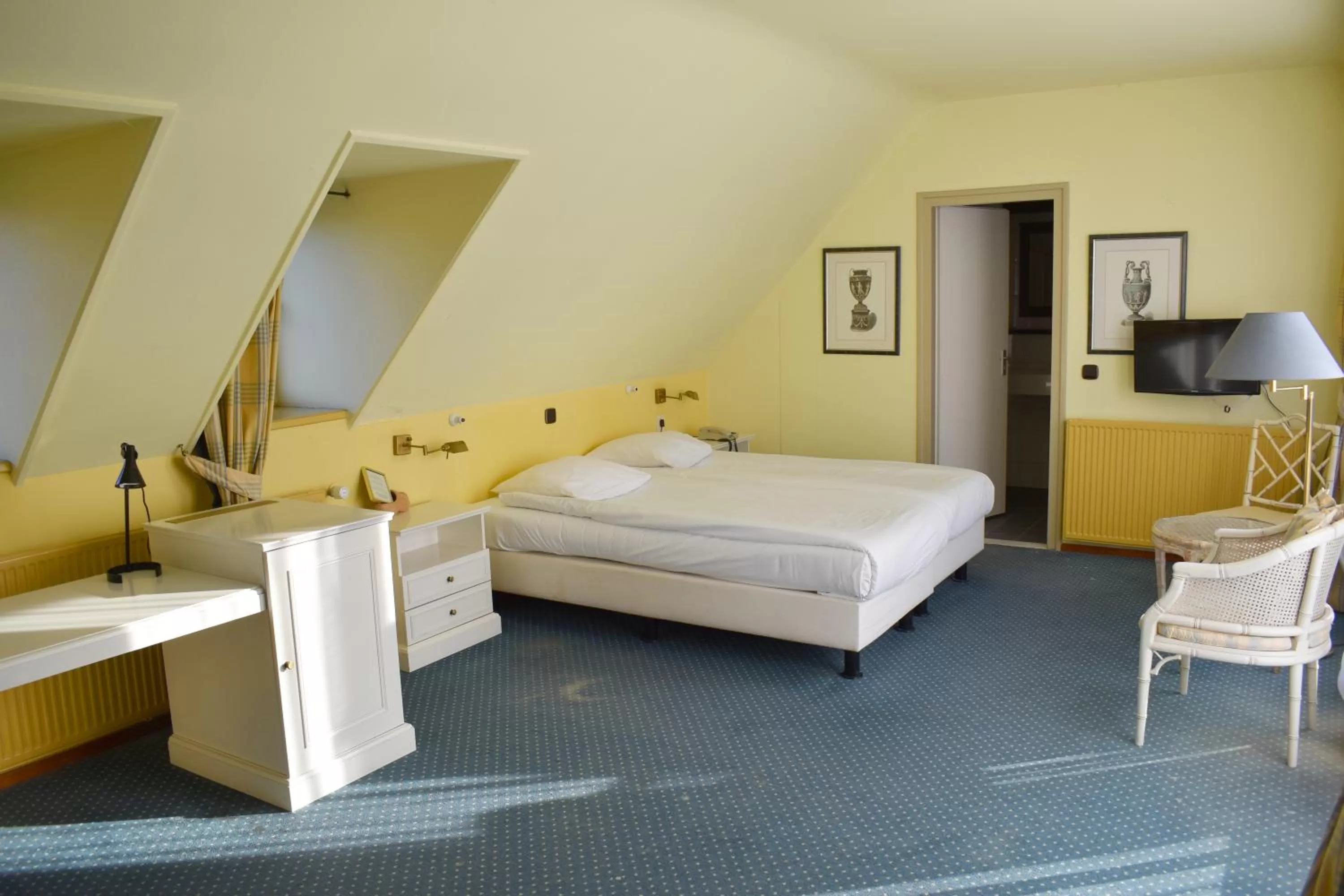 Standard Double Room with Balcony in Fletcher Hotel-Restaurant Kasteel Erenstein