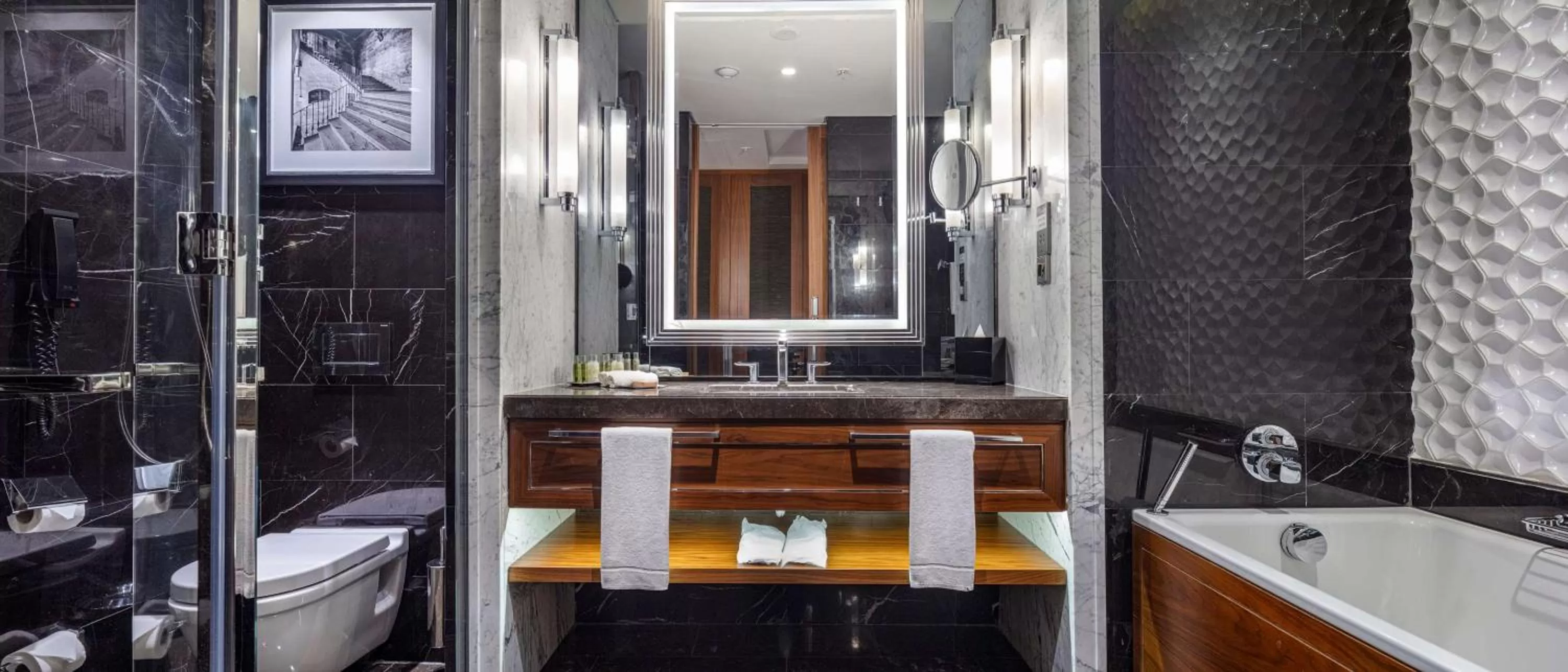 Deluxe Twin Room in Hilton Istanbul Bomonti