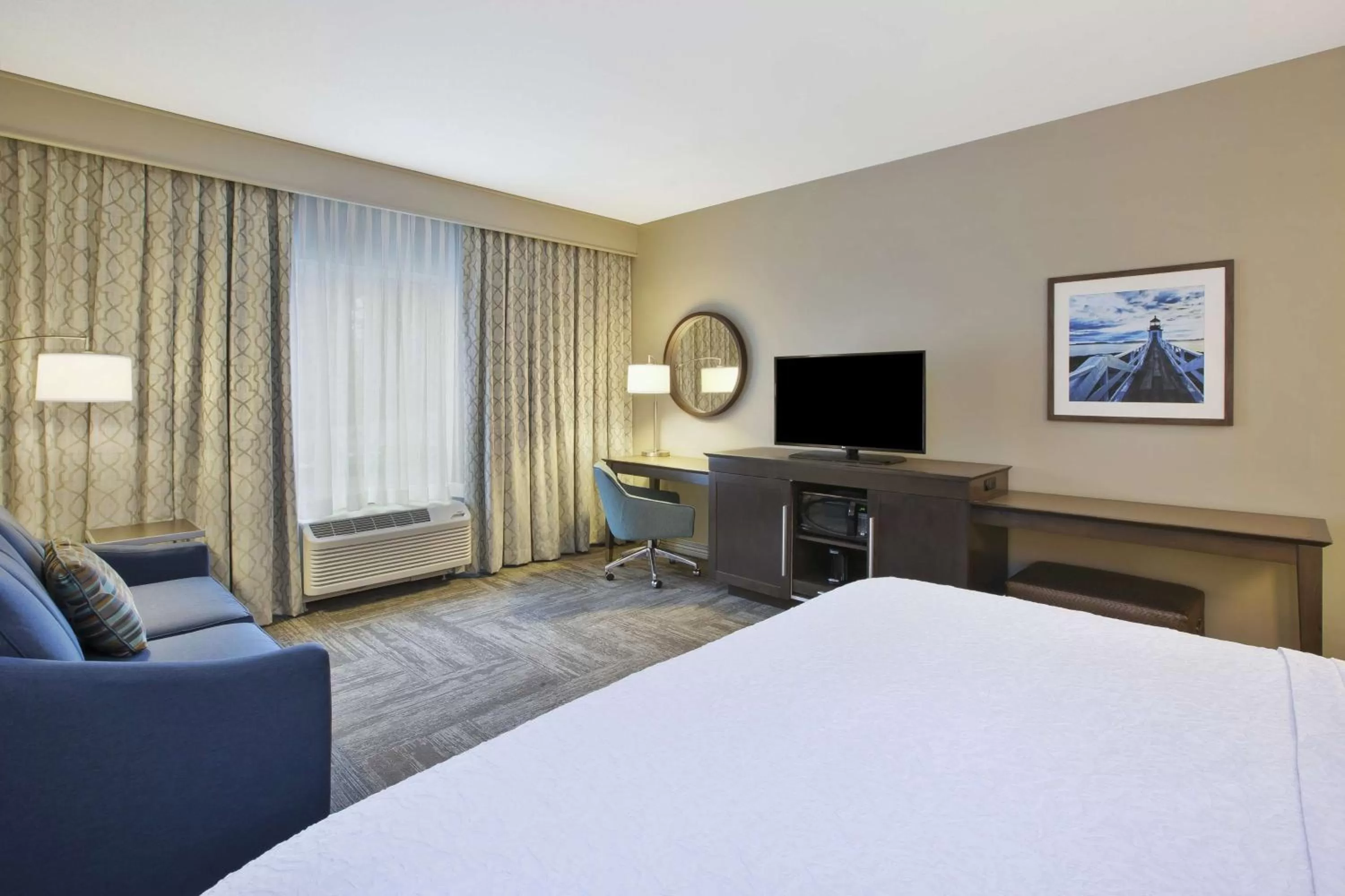 King Room with Sofa Bed - Non-Smoking in Hampton Inn Kennebunk Kennebunkport Me