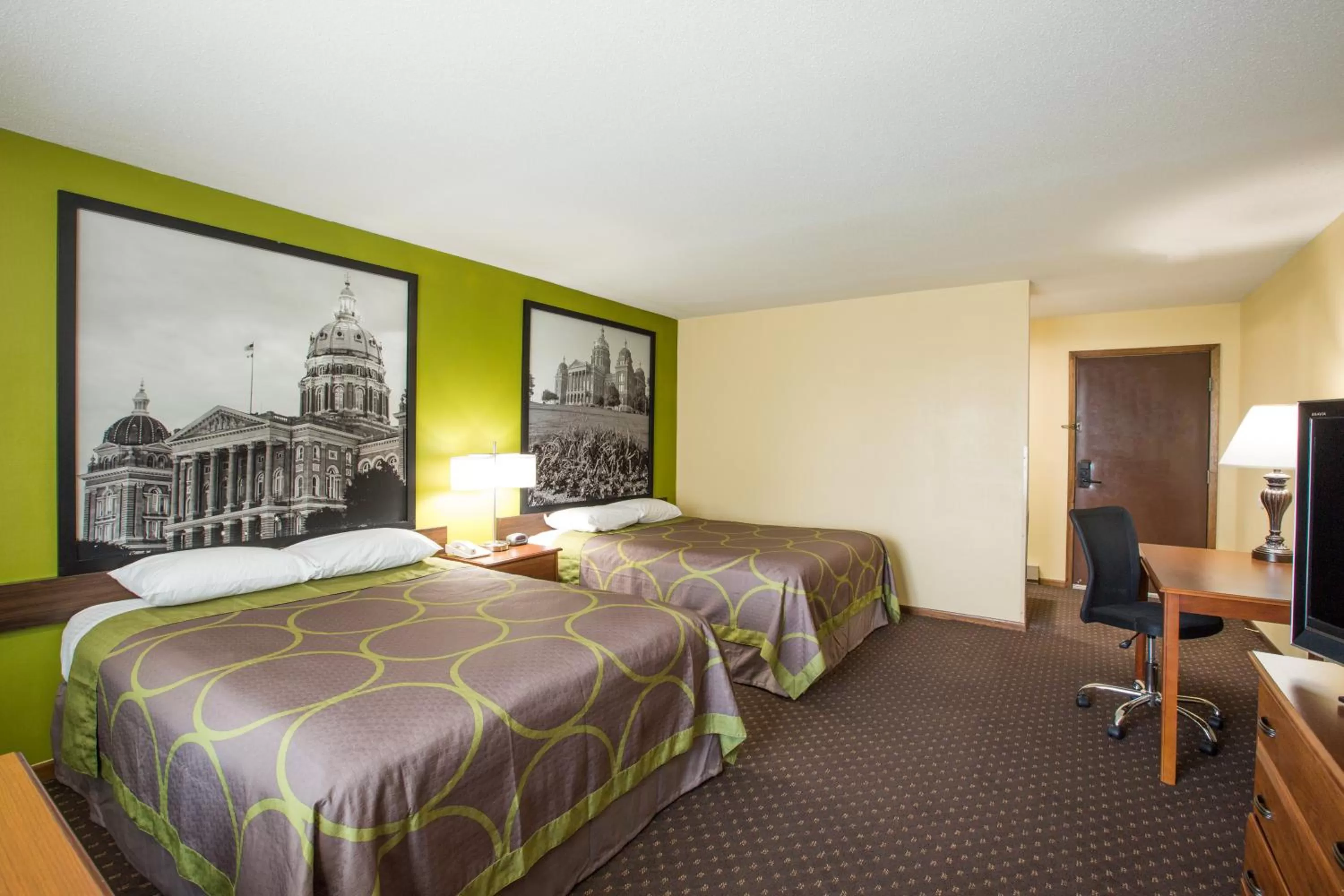 Queen Room with Two Queen Beds - Non-Smoking in Super 8 by Wyndham Williams