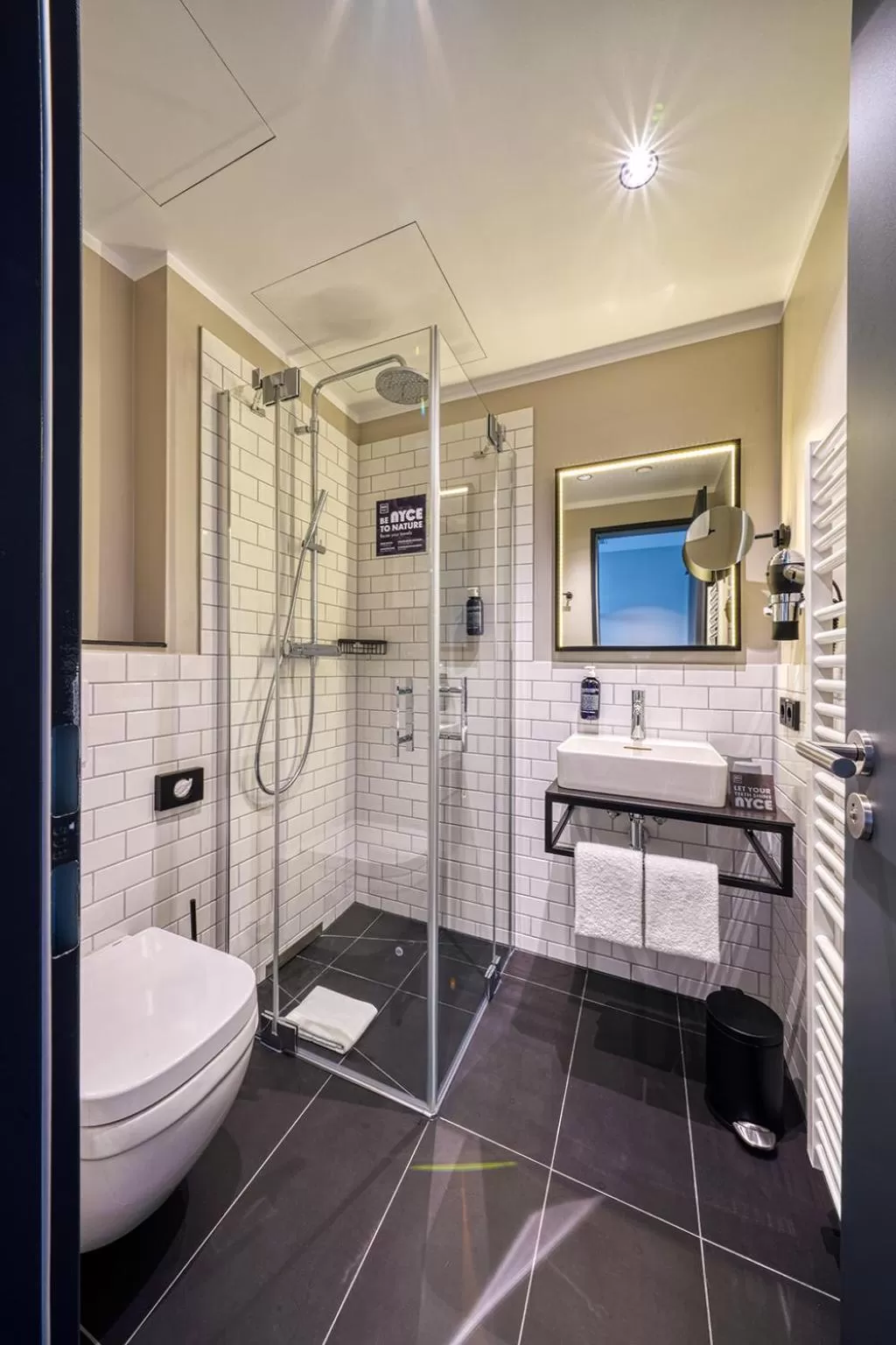 Queen Room in NYCE Hotel Hannover