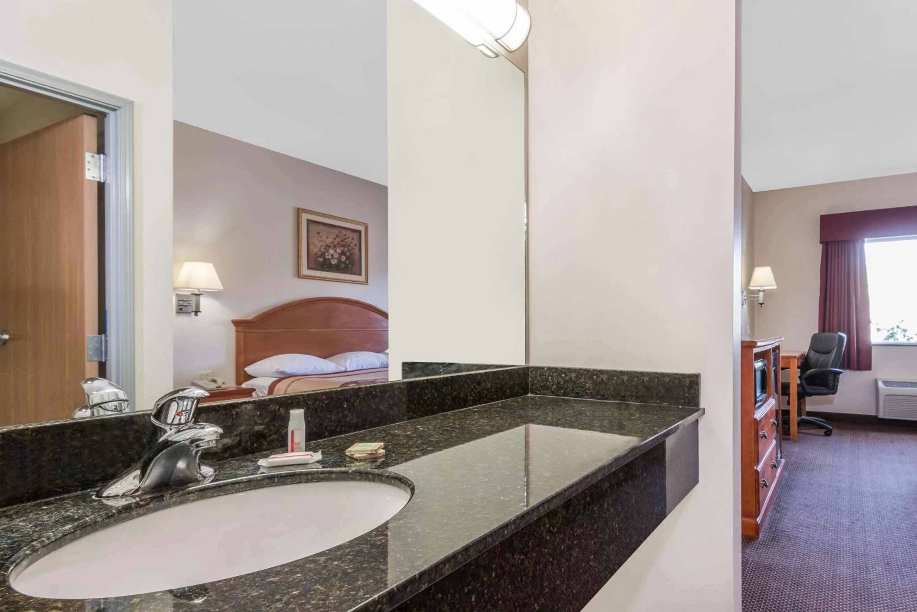 King Suite - Non-Smoking in Super 8 by Wyndham Salina