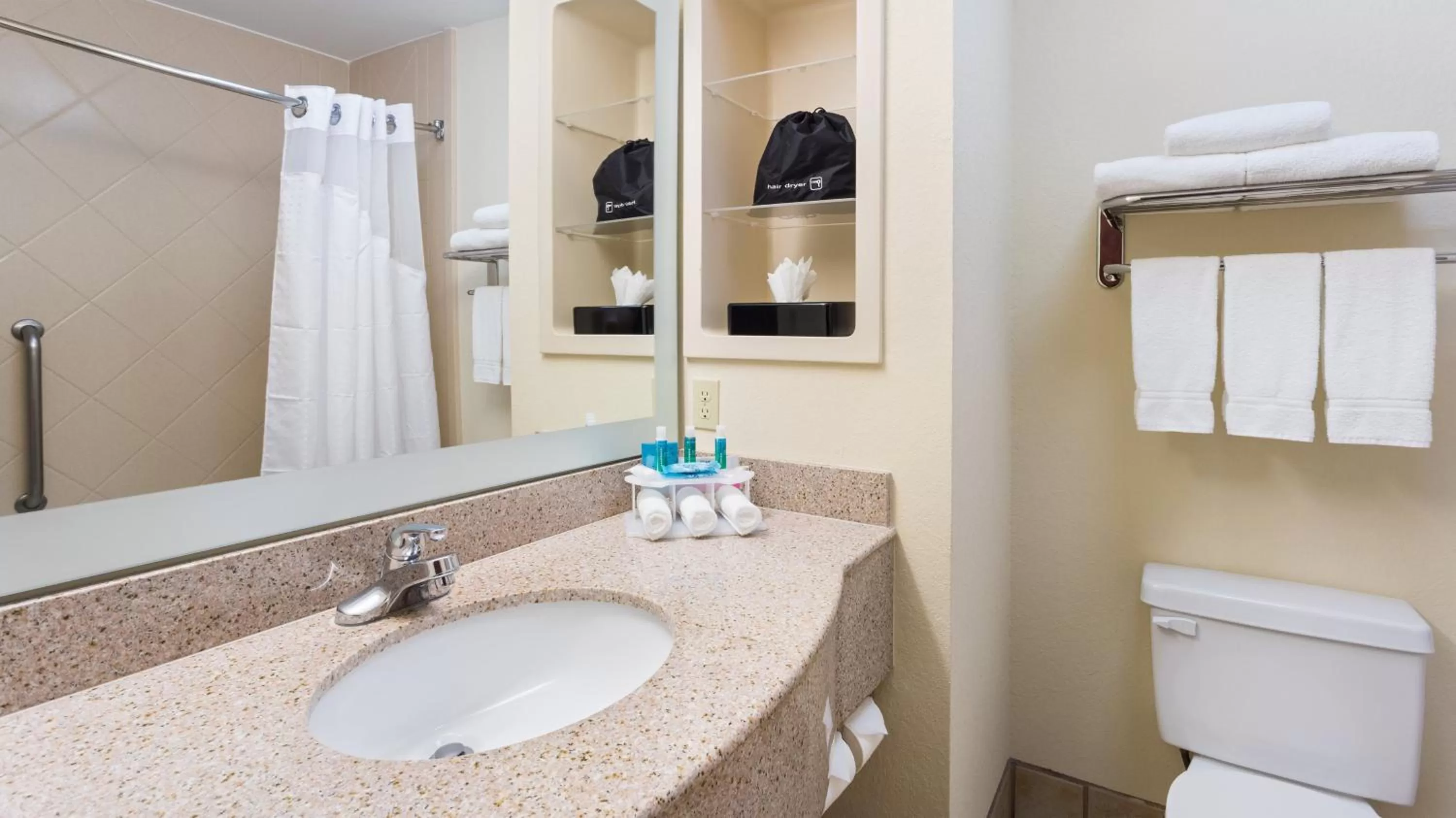King Room - Mobility Access/Roll in Shower - Non-Smoking in Spark by Hilton Pecos