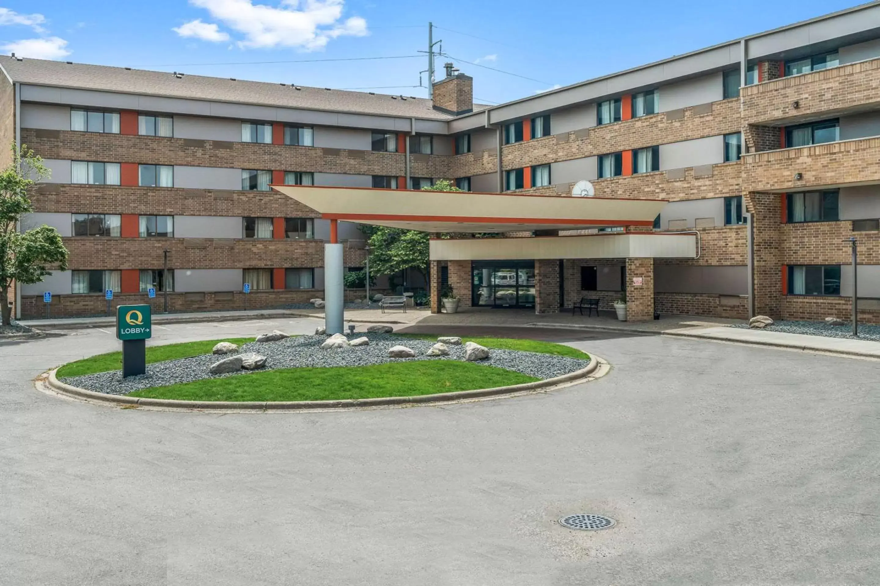 Quality Inn & Suites Mall of America - MSP Airport Quality Inn & Suites Mall of America - MSP Airport