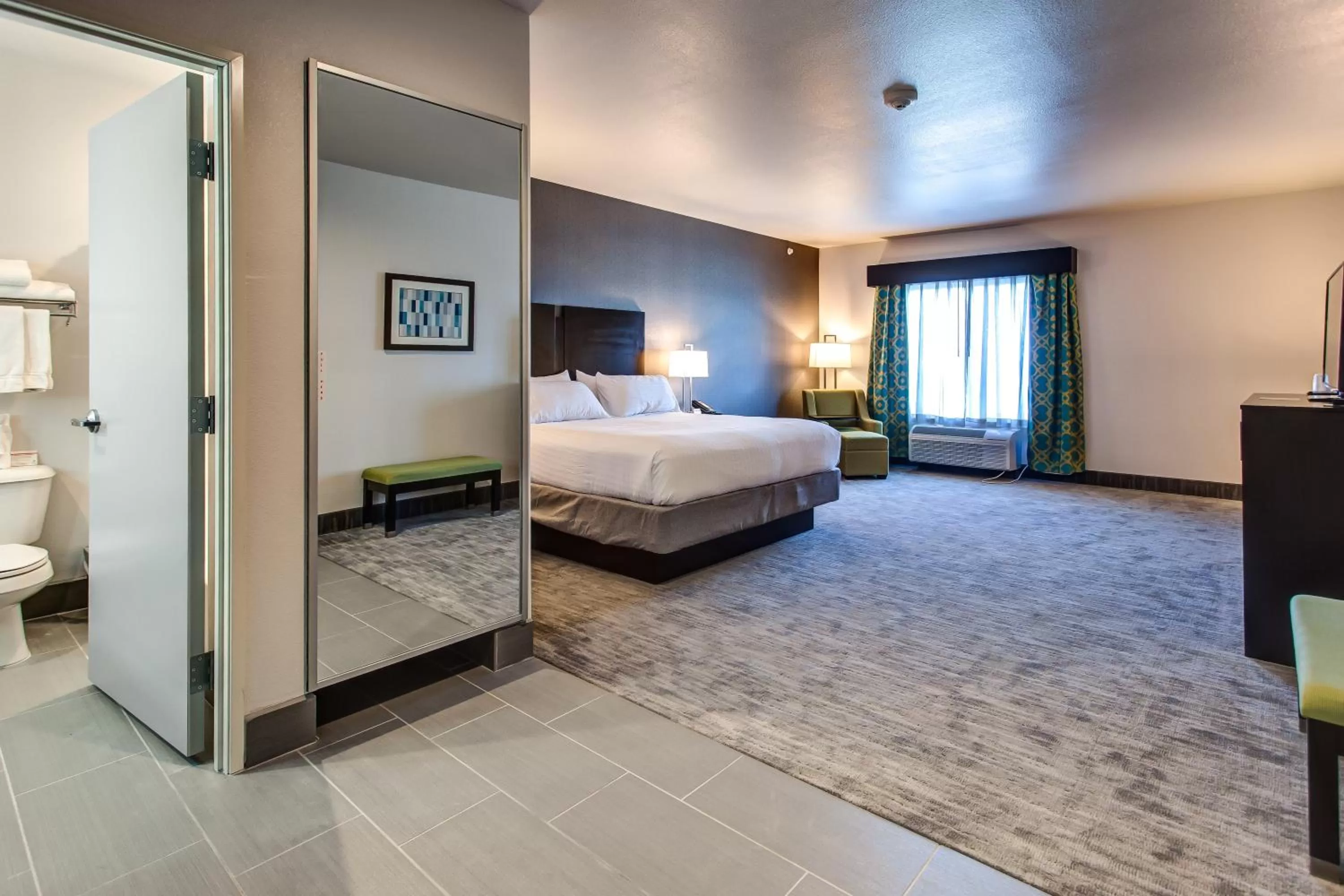 Suite - Only Hearing Accessible in Holiday Inn Express & Suites Gatesville - N. Ft Hood by IHG