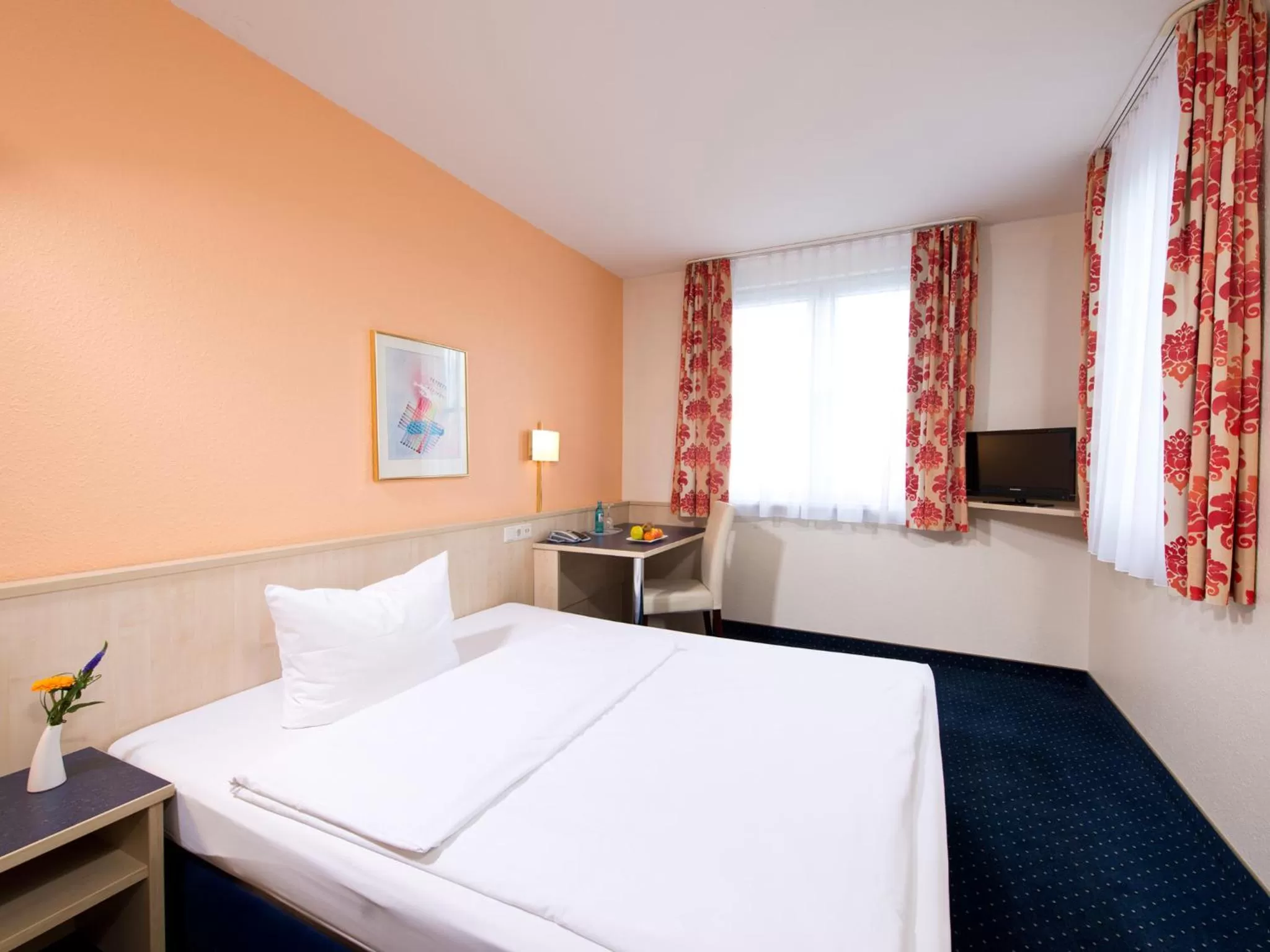 Business Single Room in ACHAT Hotel Leipzig Messe