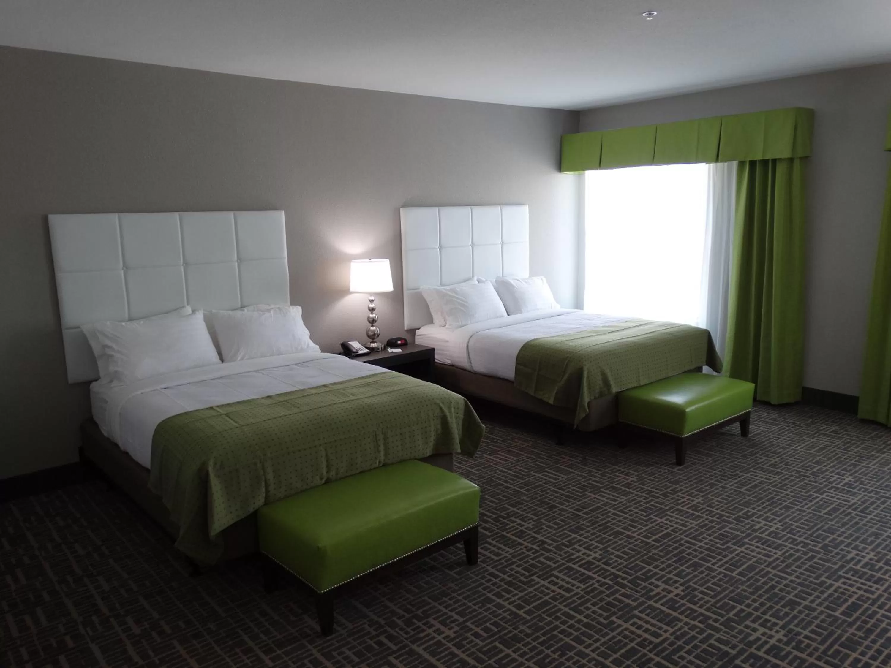 Standard Double Room with Two Double Beds and Accessible Tub - Mobility Access in Holiday Inn Covington by IHG
