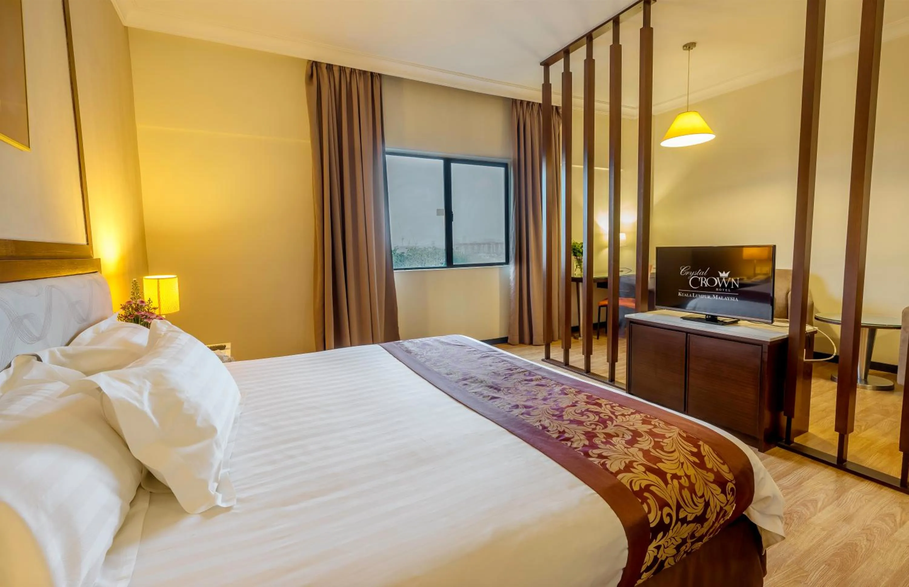 Deluxe King Room in Crystal Crown Hotel Kuala Lumpur