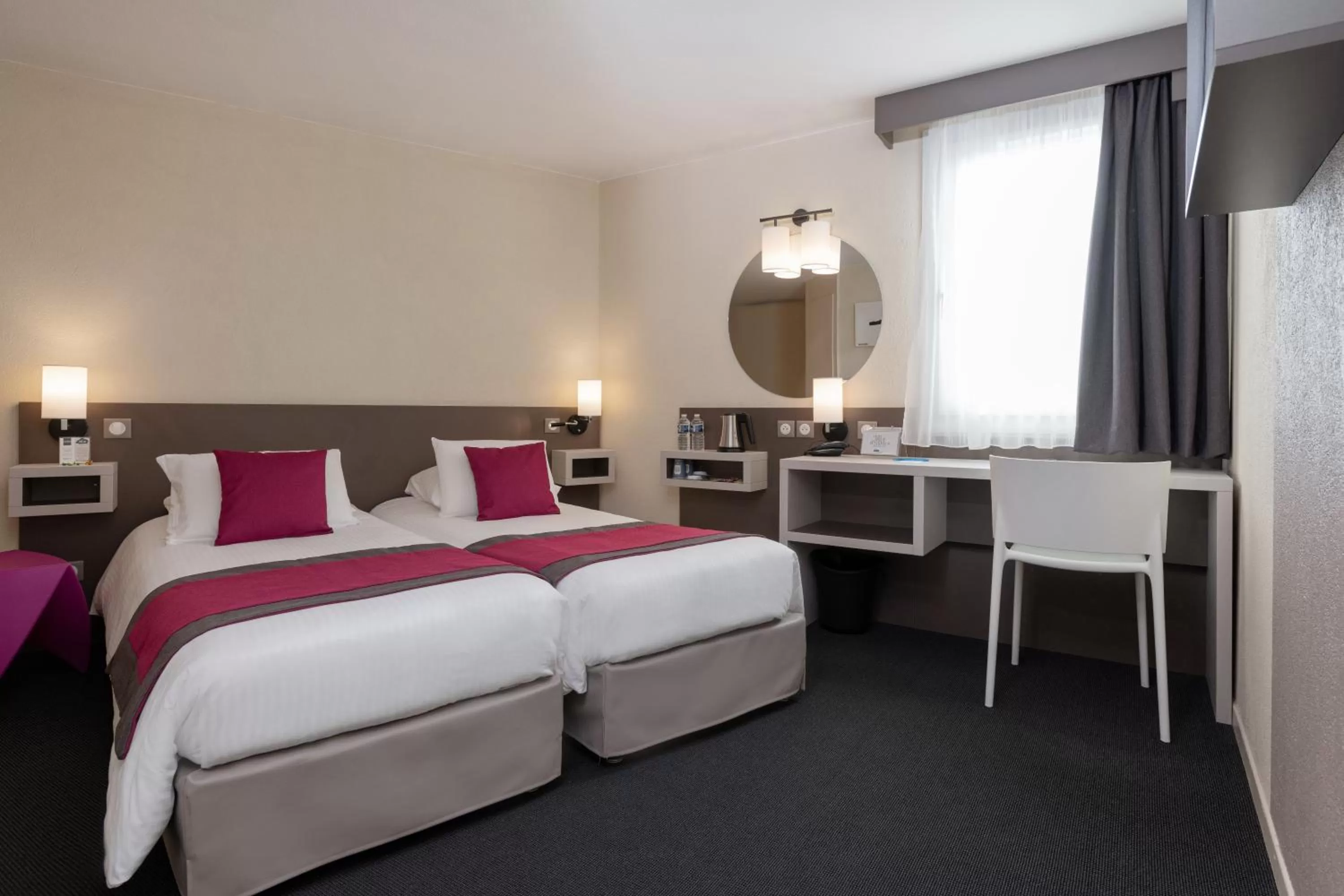 Twin Room in Kyriad Hotel Lyon Givors