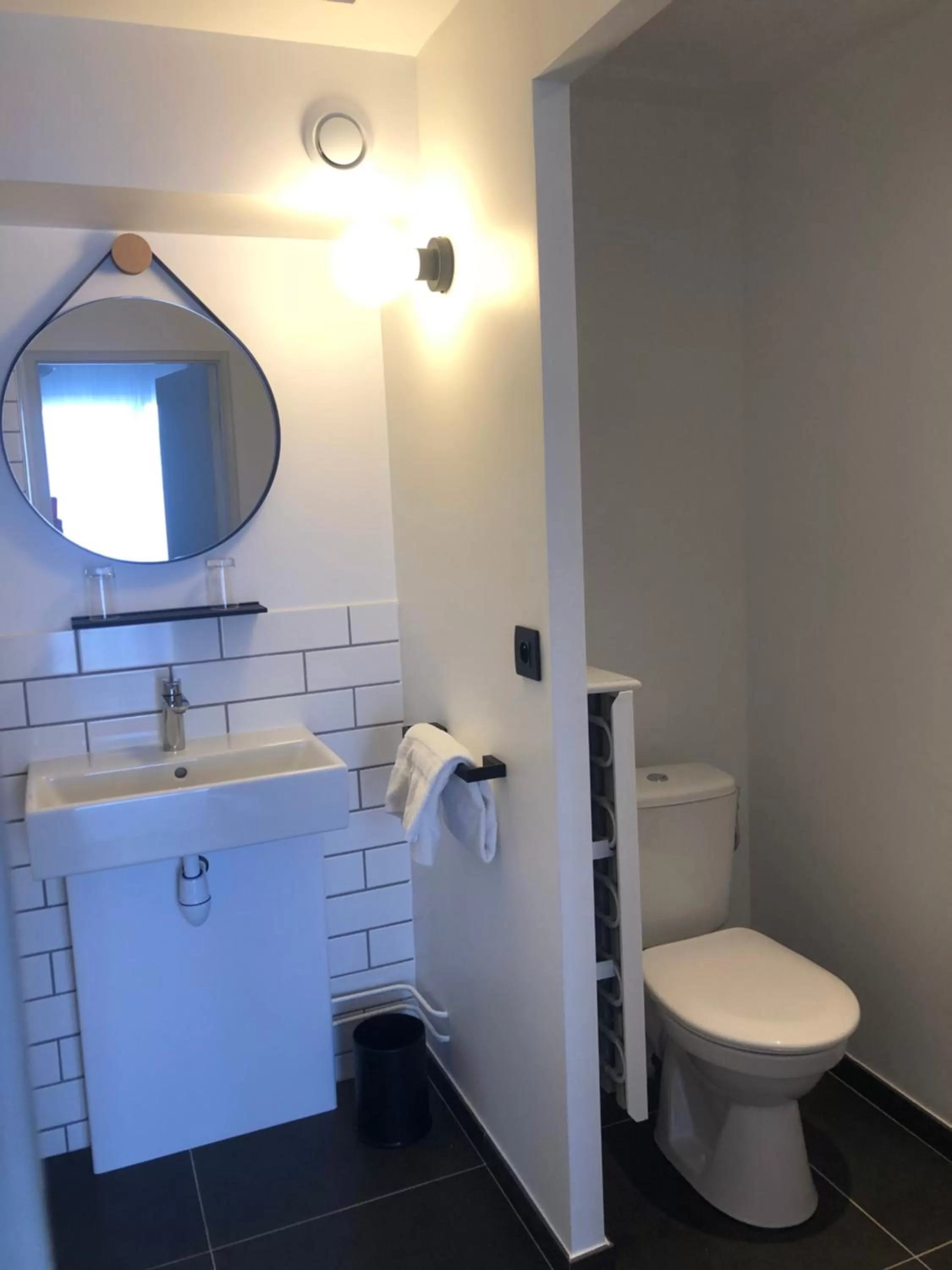 Superior PRM Room with Two Single Beds in Ibis Centre Millau