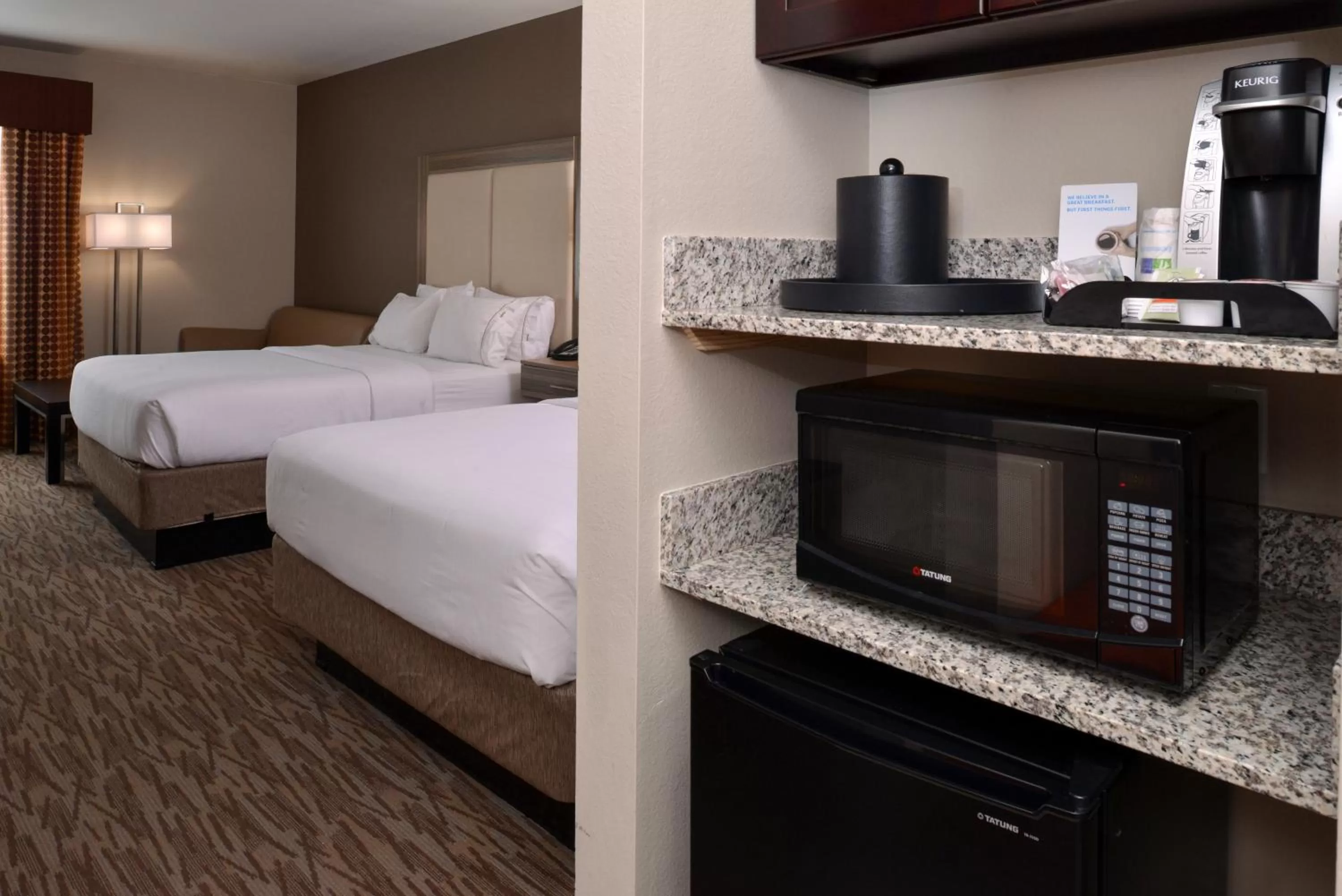 Twin Room - Mobility Access/Hearing Accessible in Holiday Inn Express & Suites Williams by IHG