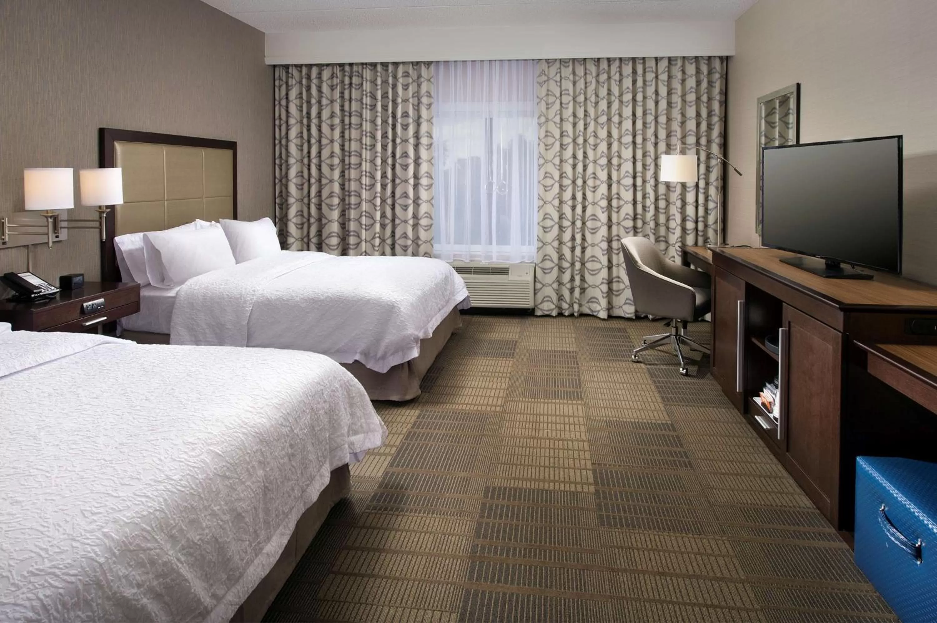Queen Room with Two Queen Beds - Hearing Access/Non-Smoking in Hampton Inn & Suites Falls Church