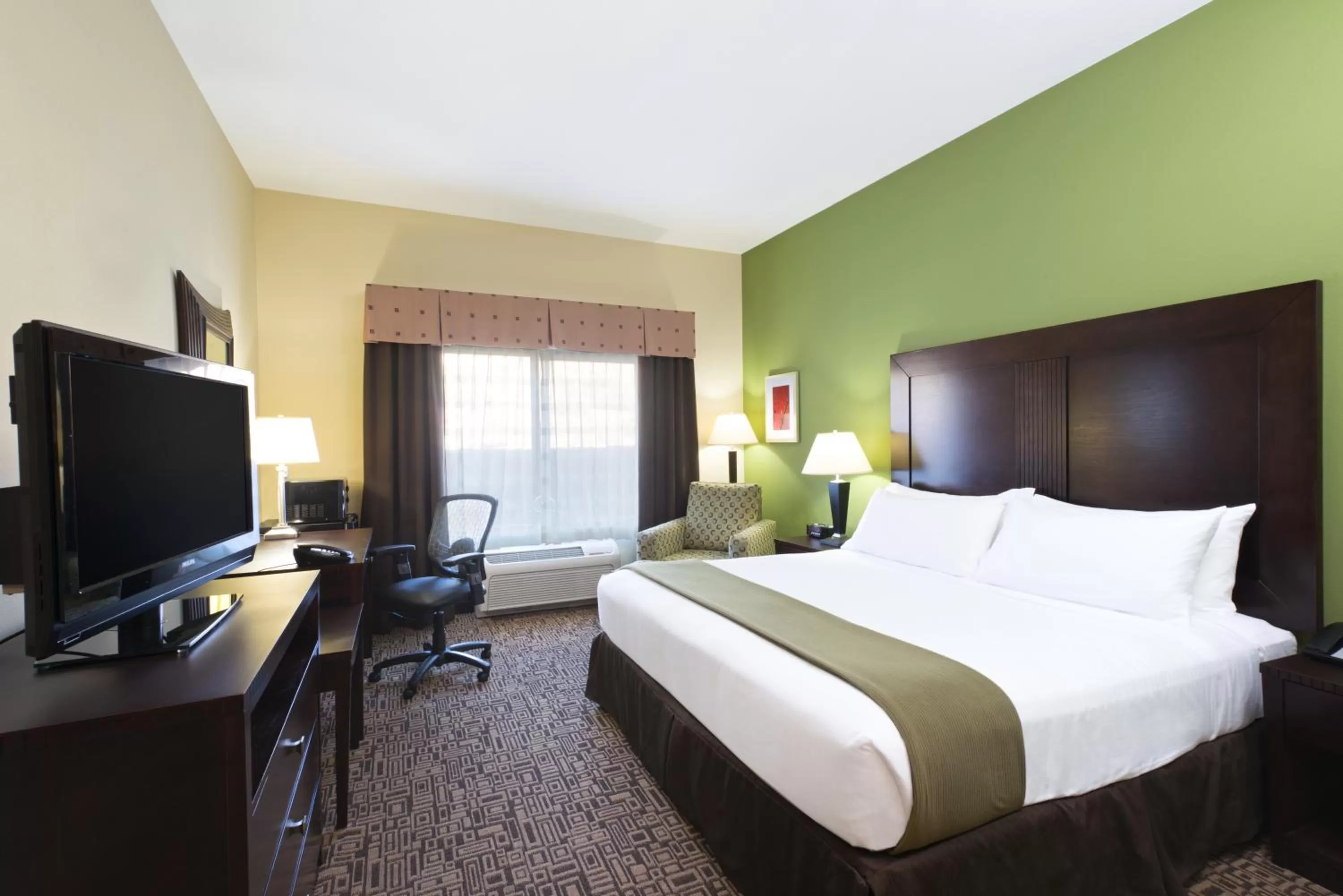 Standard King Room in Holiday Inn Express & Suites Richfield by IHG