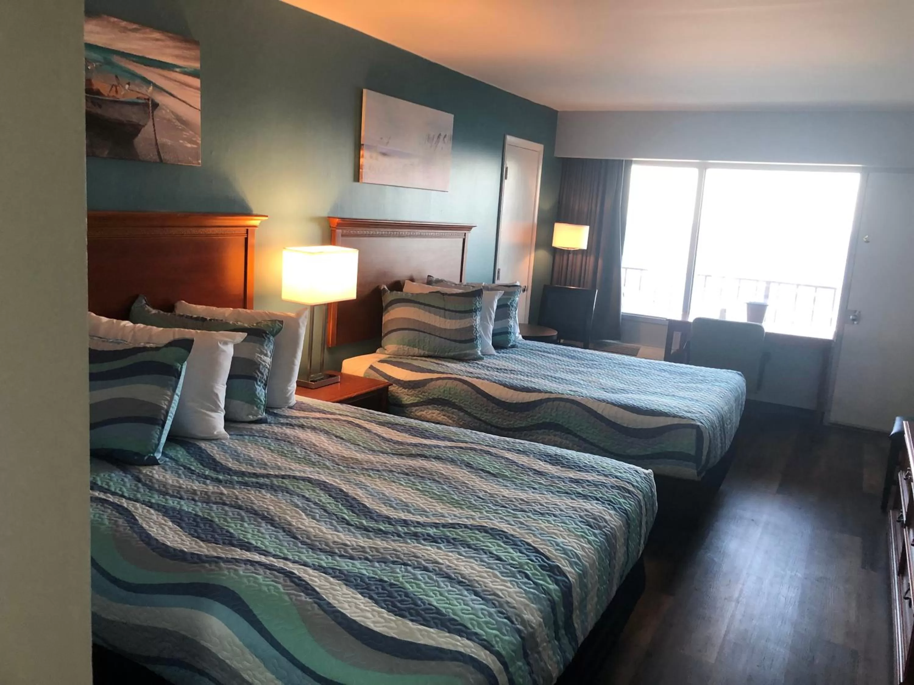 Queen Room with Sea View in Gazebo Inn Oceanfront