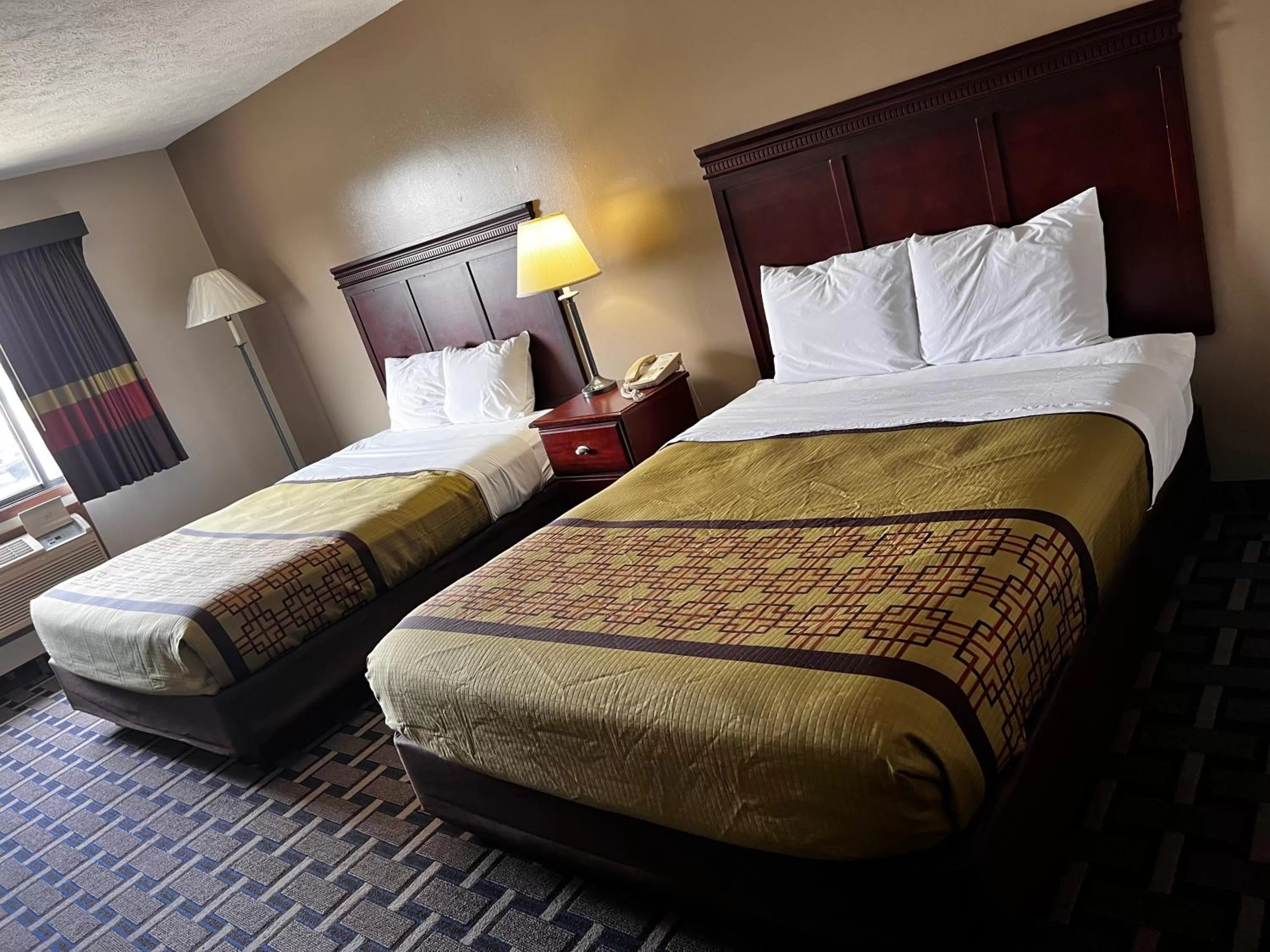 Queen Room with Two Queen Beds in Sky Lodge Inn & Suites - Delavan