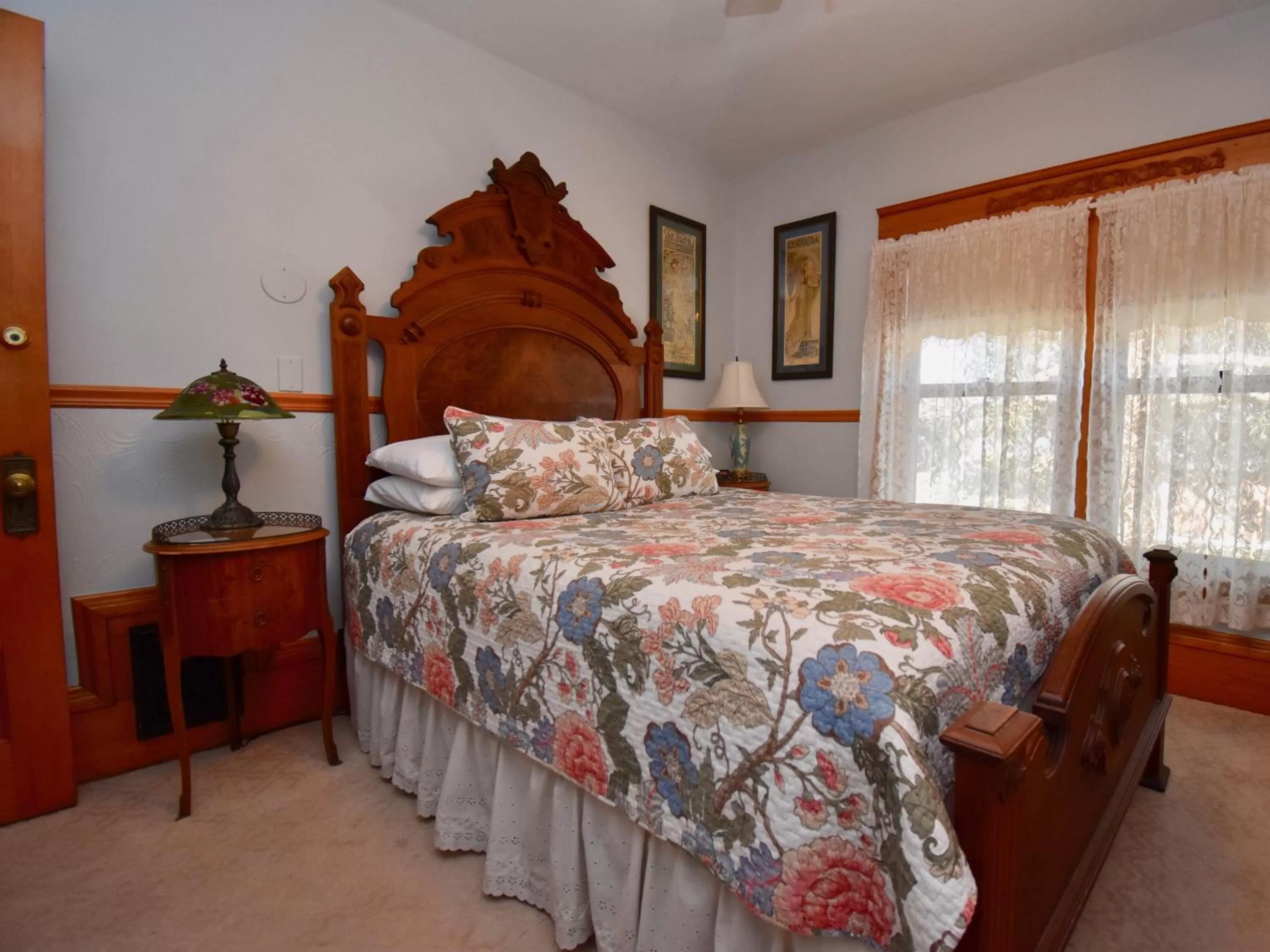 Standard Queen Room in The Scofield House