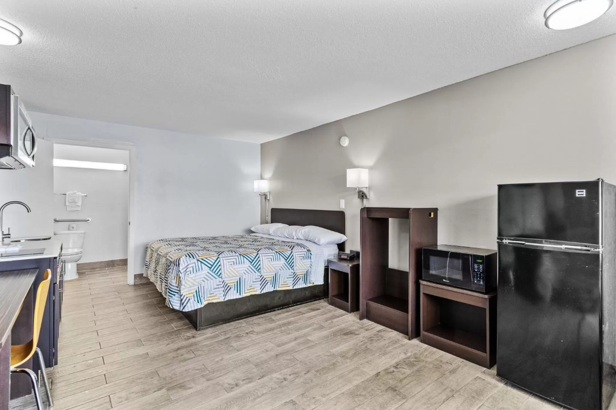 King Room with Roll-in Shower - Disability Access - Non-Smoking in Studio 6 Wilmington, NC